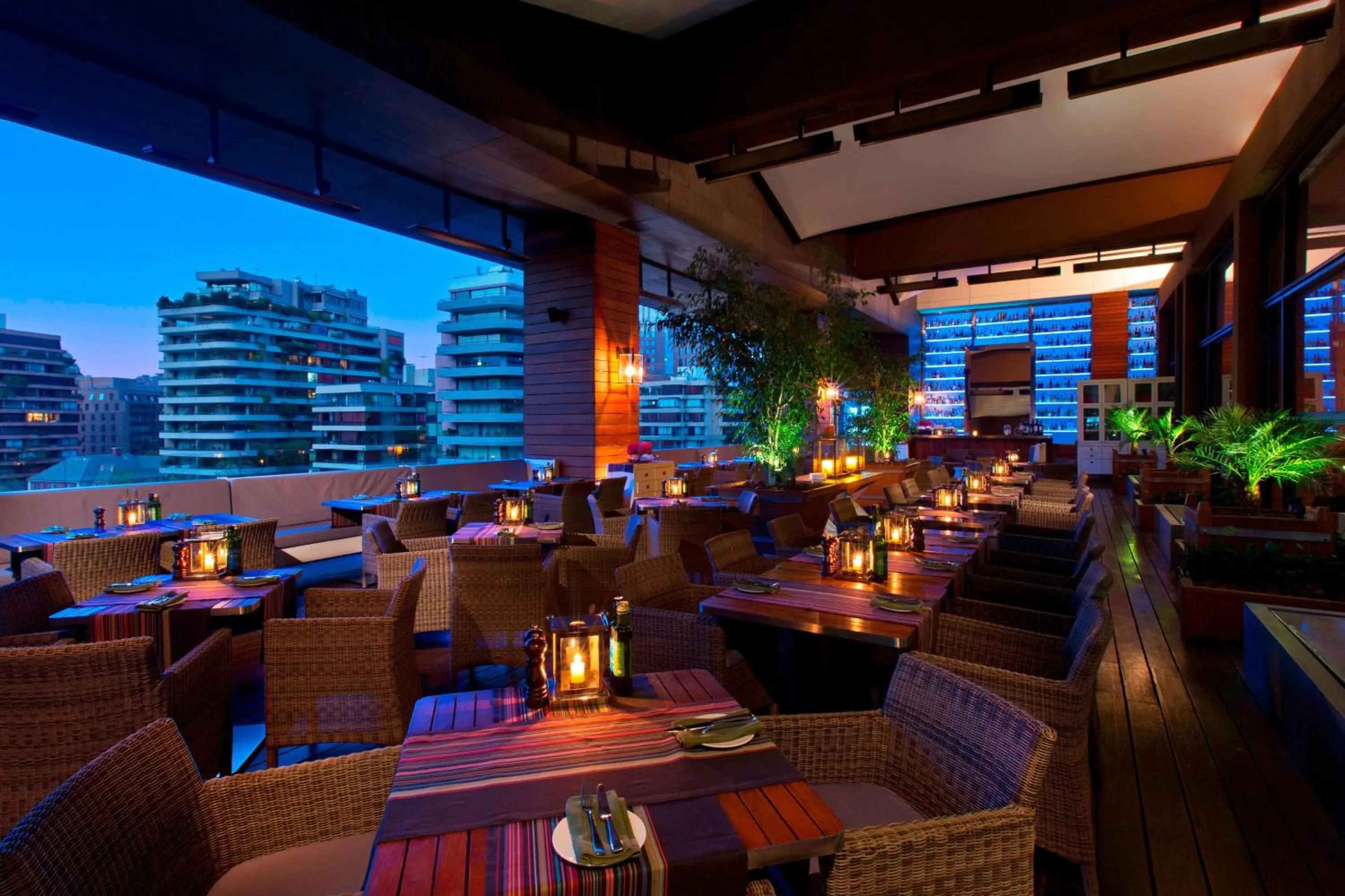 Restaurant/places to eat in W Santiago