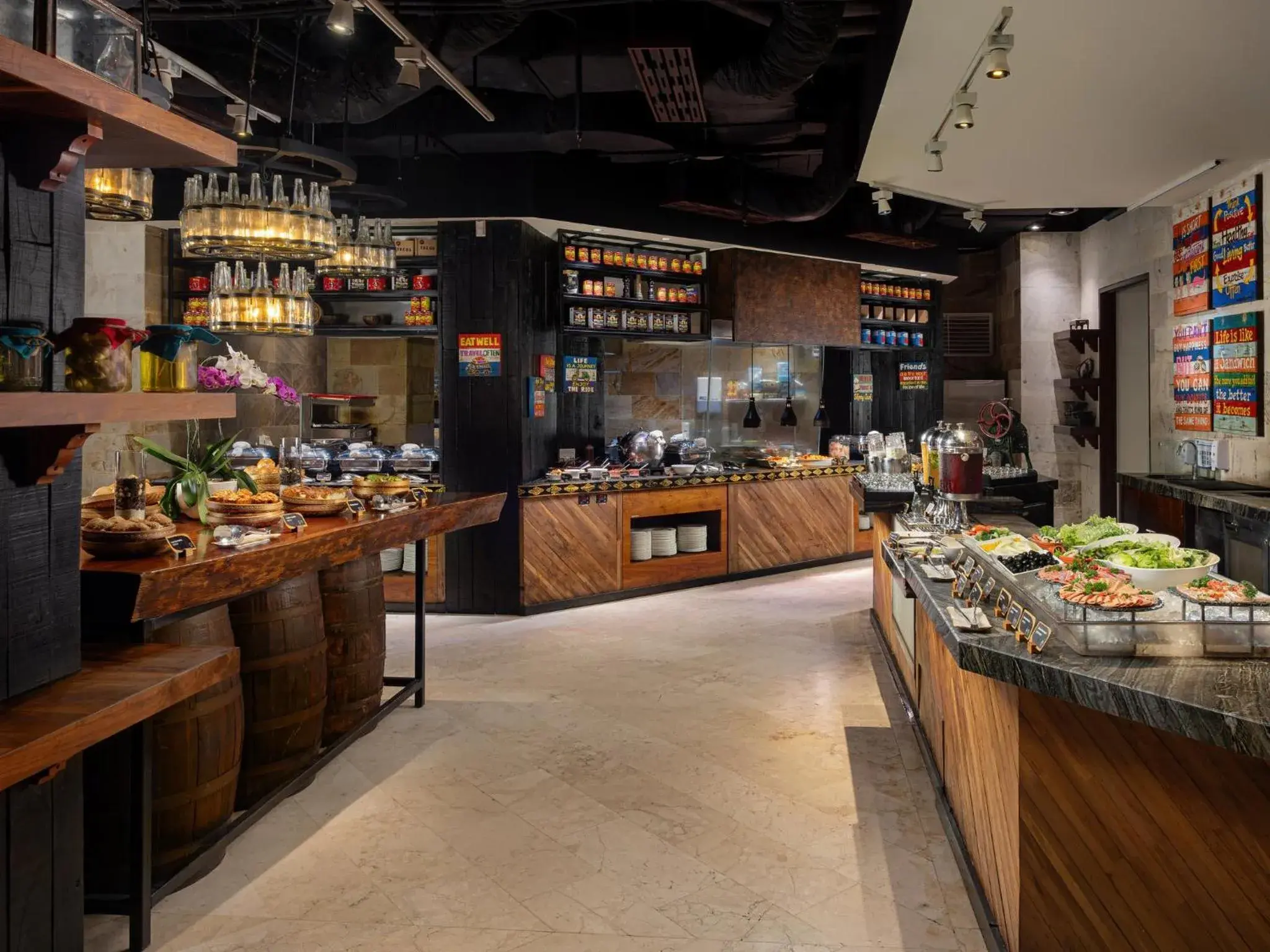 Restaurant/places to eat in Holiday Inn Resort Bali Nusa Dua by IHG Restaurant/places to eat in Holiday Inn Resort Bali Nusa Dua by IHG