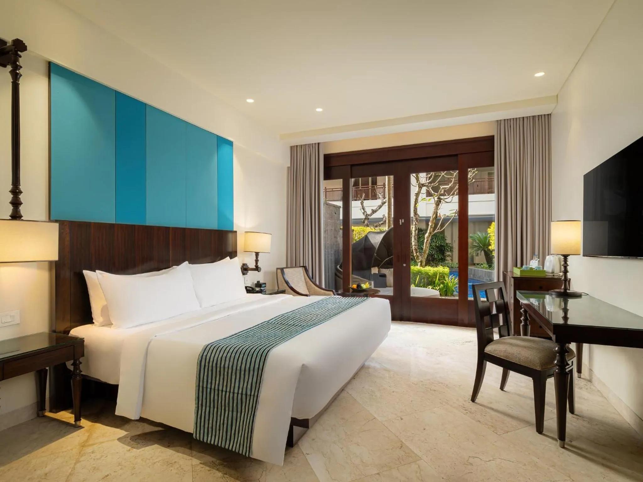 Photo of the whole room, Bed in Holiday Inn Resort Bali Nusa Dua by IHG