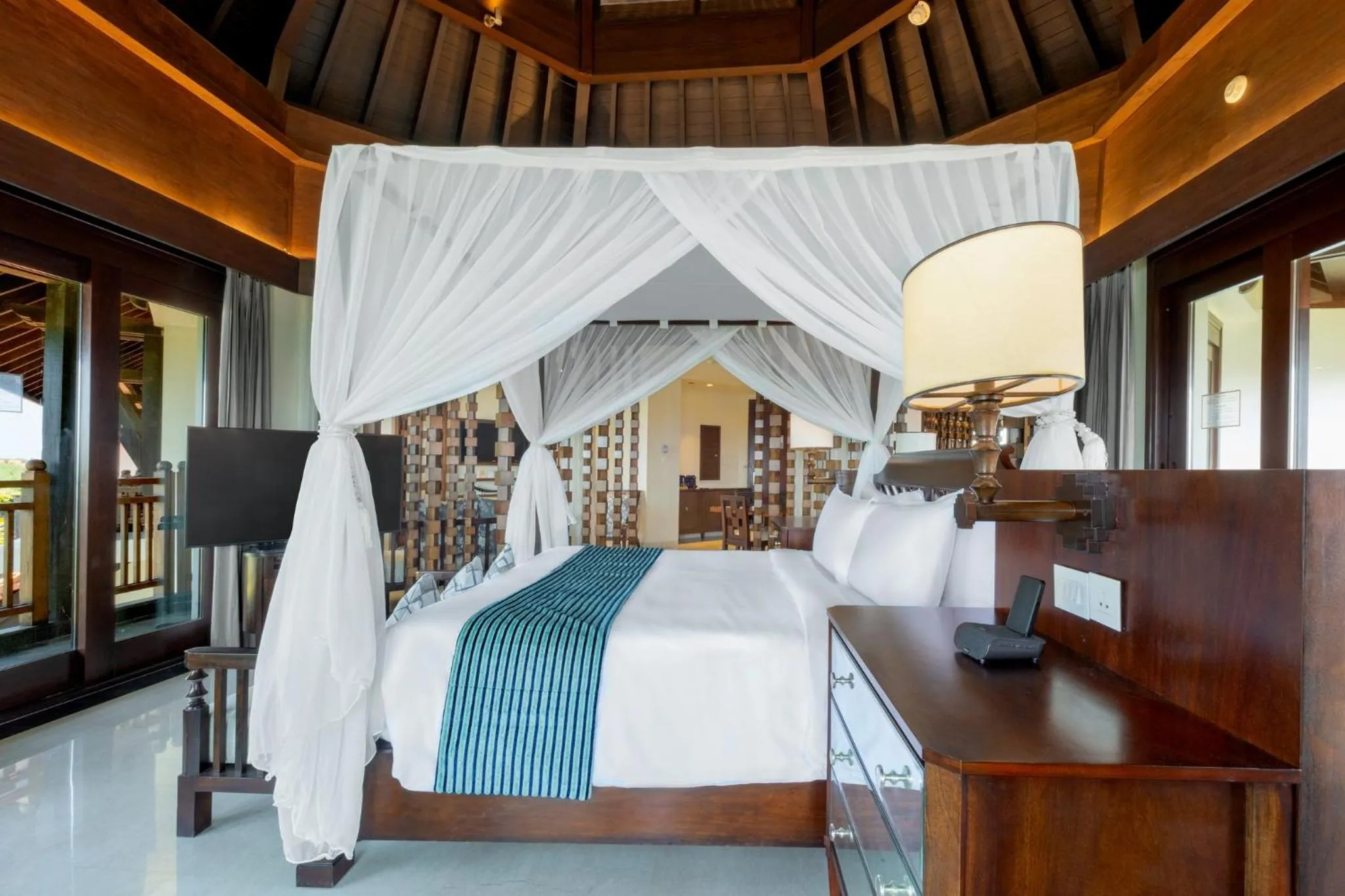 Photo of the whole room, Bed in Holiday Inn Resort Bali Nusa Dua by IHG