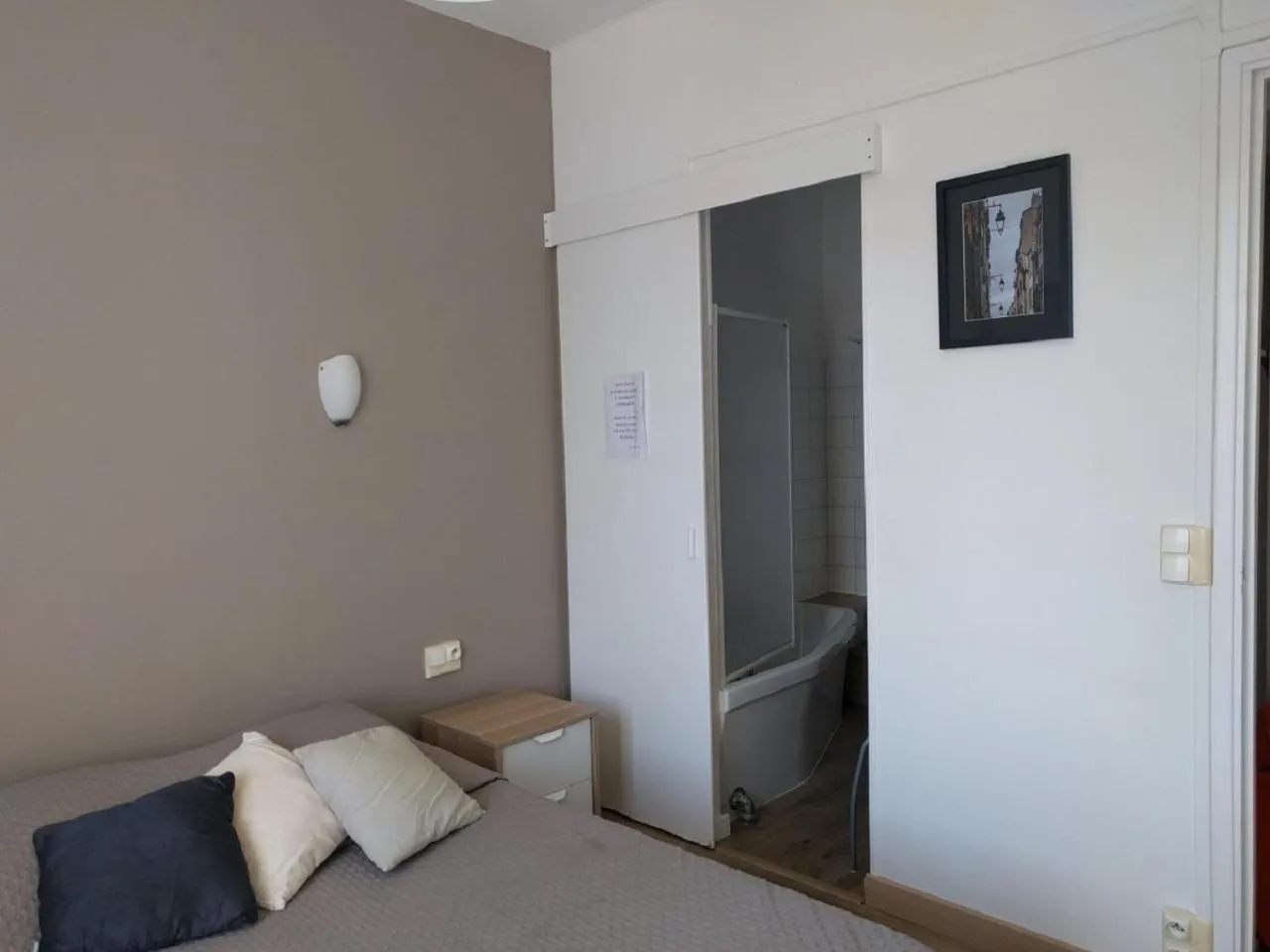 Toilet in Hotel Araur