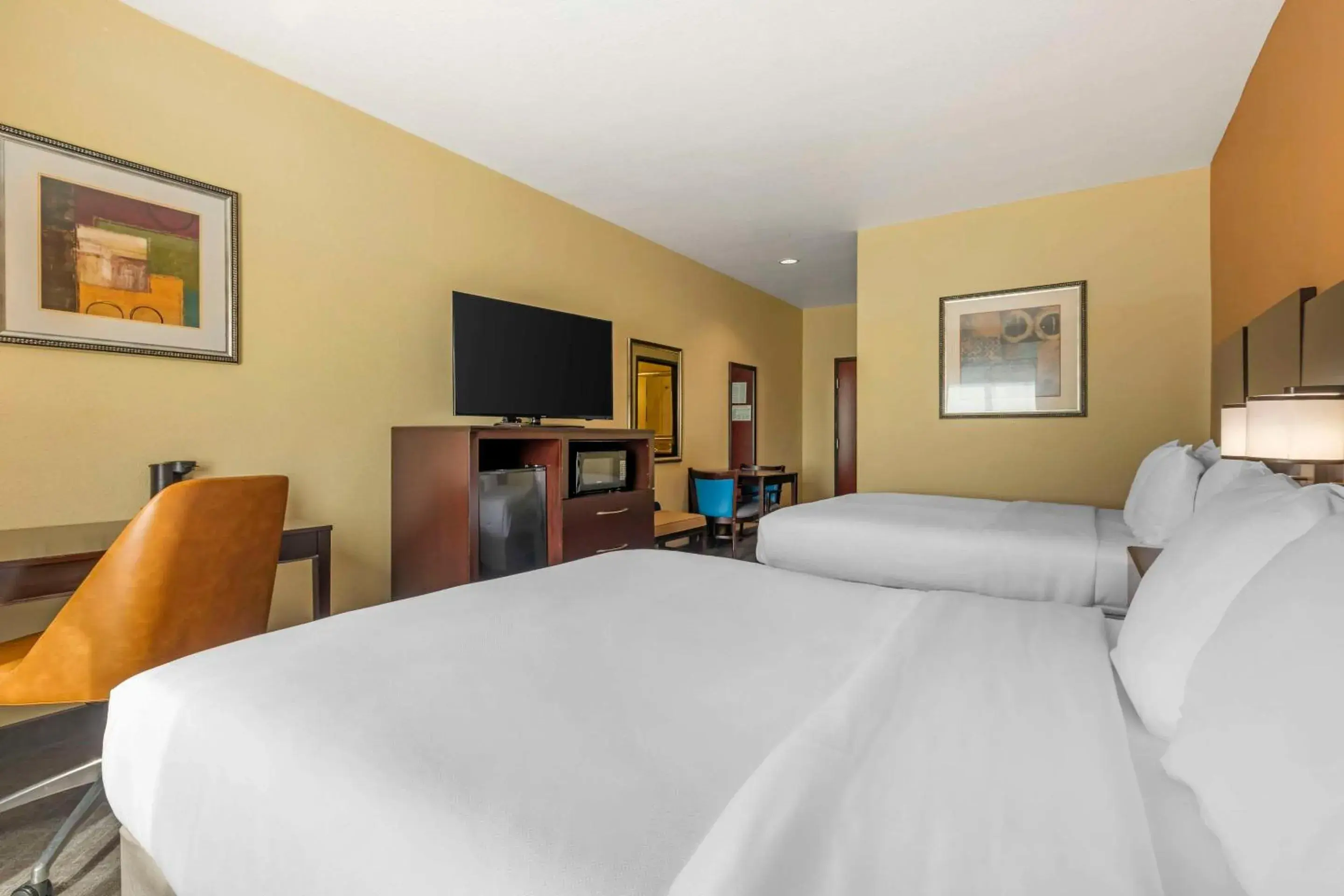 Bedroom, Bed in Comfort Inn & Suites Mexia Bedroom, Bed in Comfort Inn & Suites Mexia
