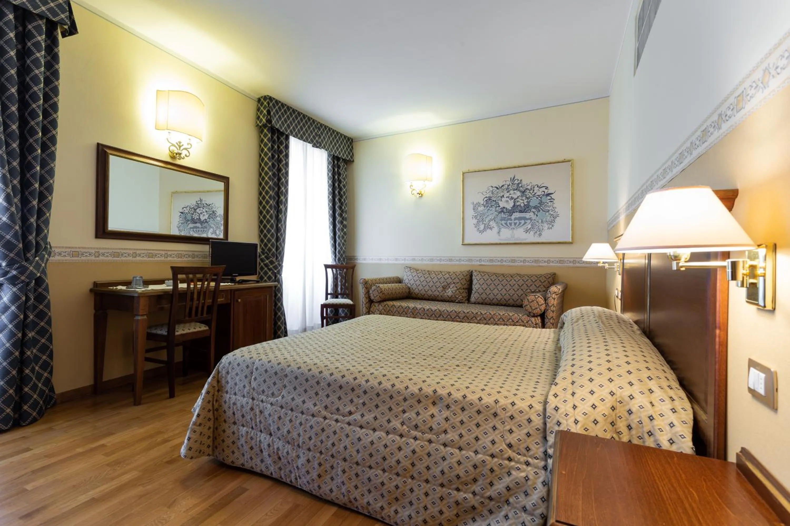 Photo of the whole room, Bed in Albergo Il Cacciatore