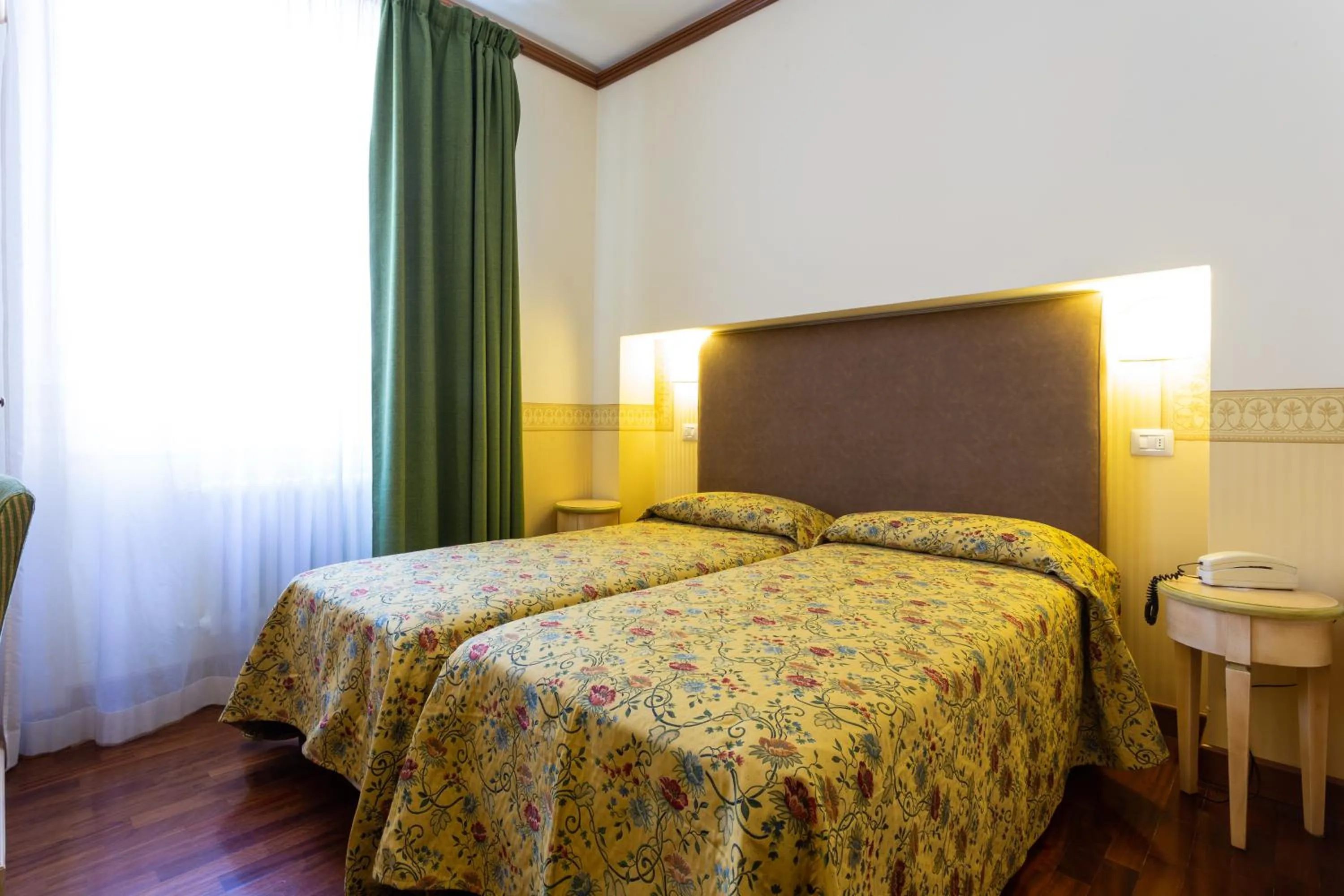 Photo of the whole room, Bed in Albergo Il Cacciatore