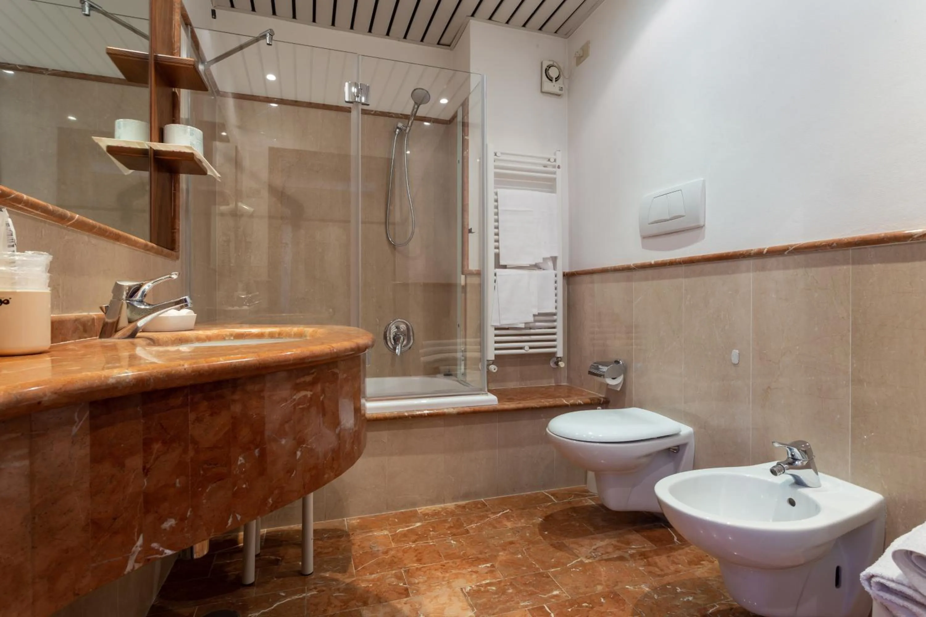 Bathroom in Albergo Il Cacciatore