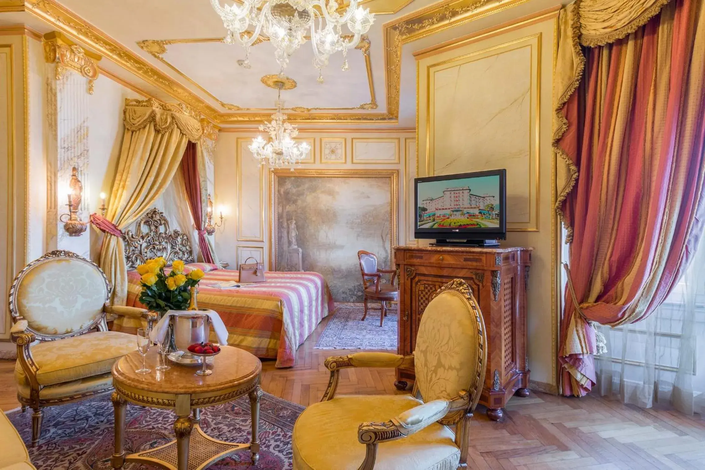 Bed in Hotel Regina Palace Bed in Hotel Regina Palace