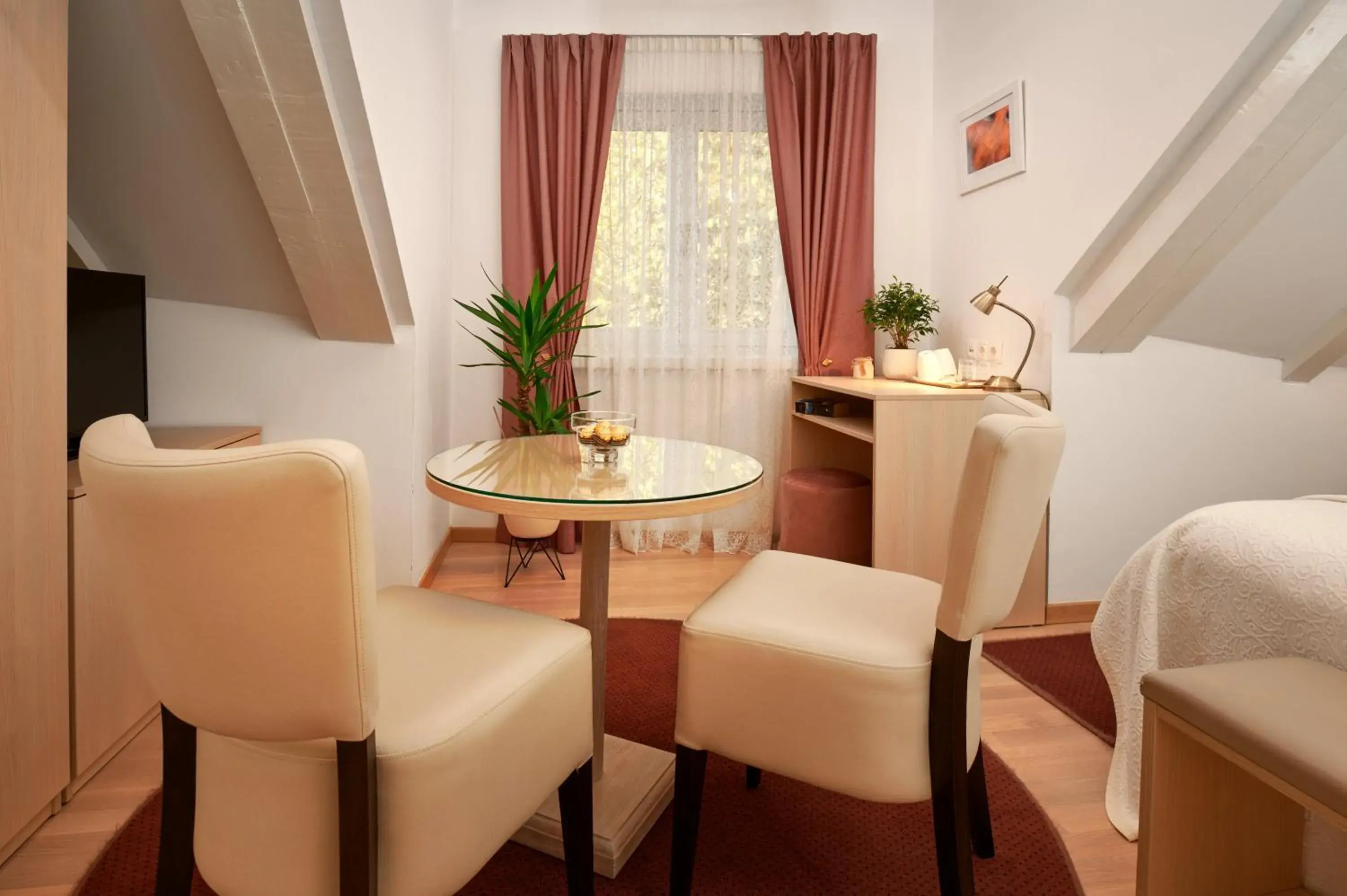 Deluxe Double or Twin Room in Lanterna Rooms Deluxe Double or Twin Room in Lanterna Rooms