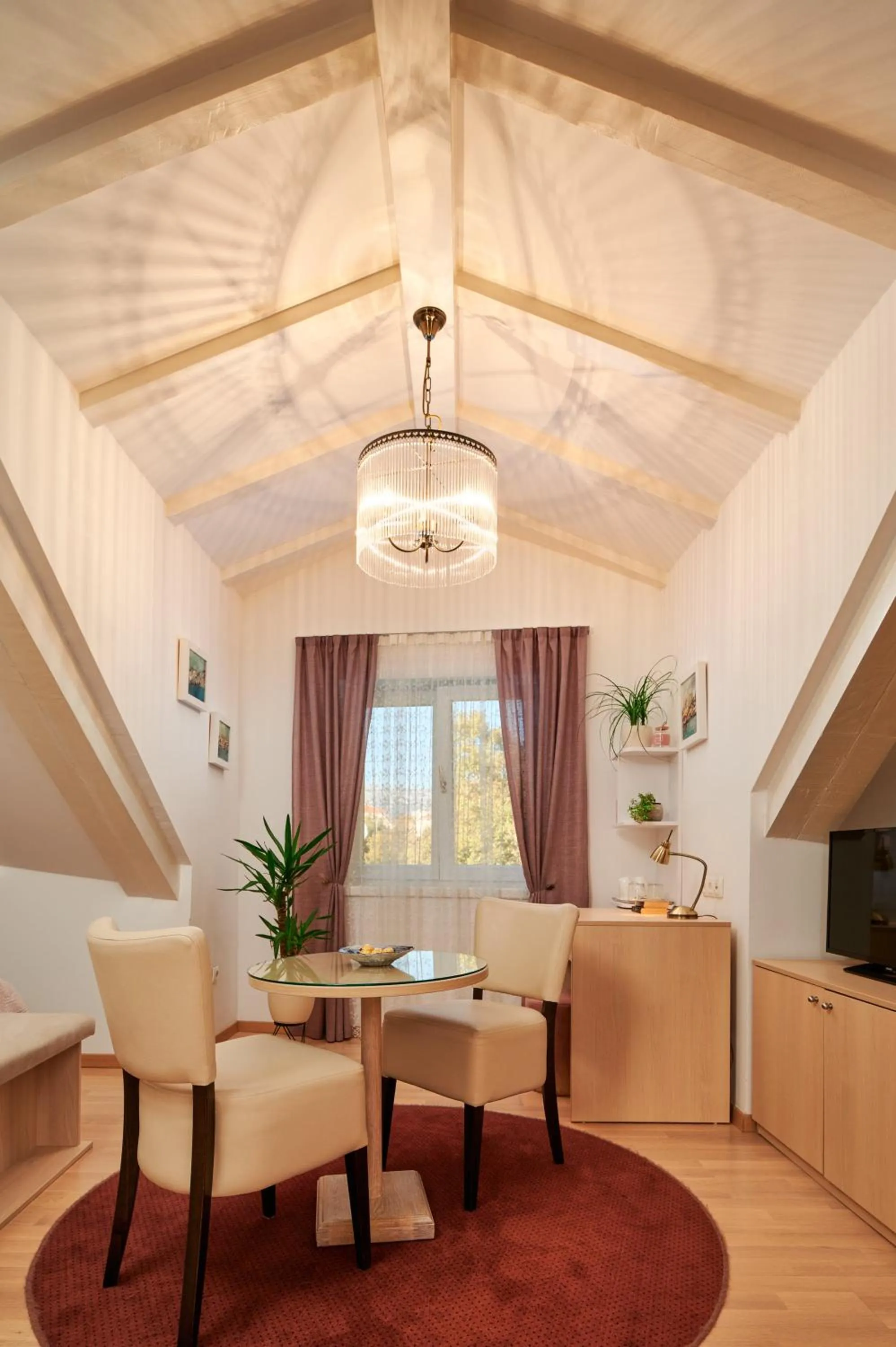 Seating area in Lanterna Rooms