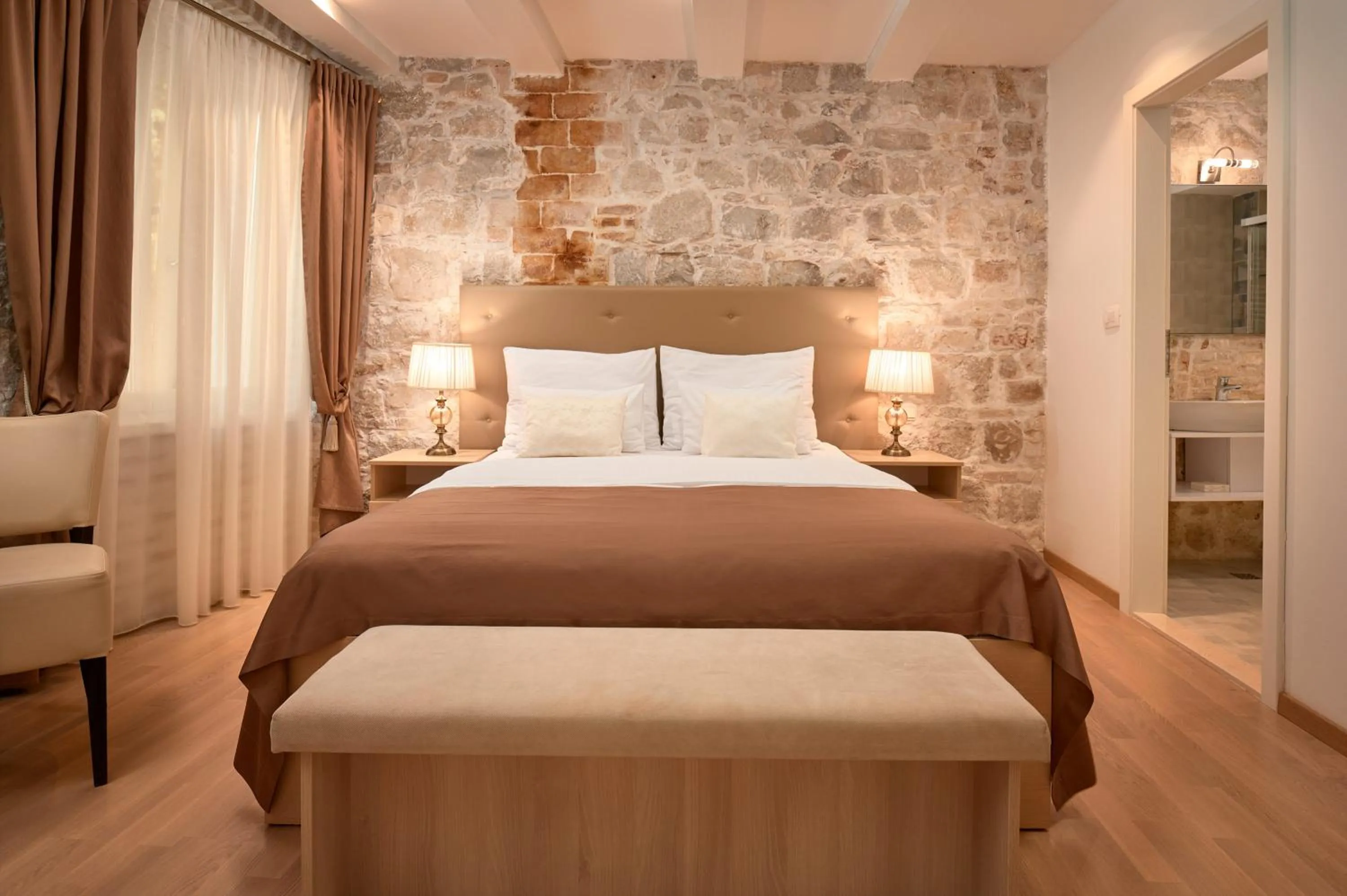 Bed in Lanterna Rooms
