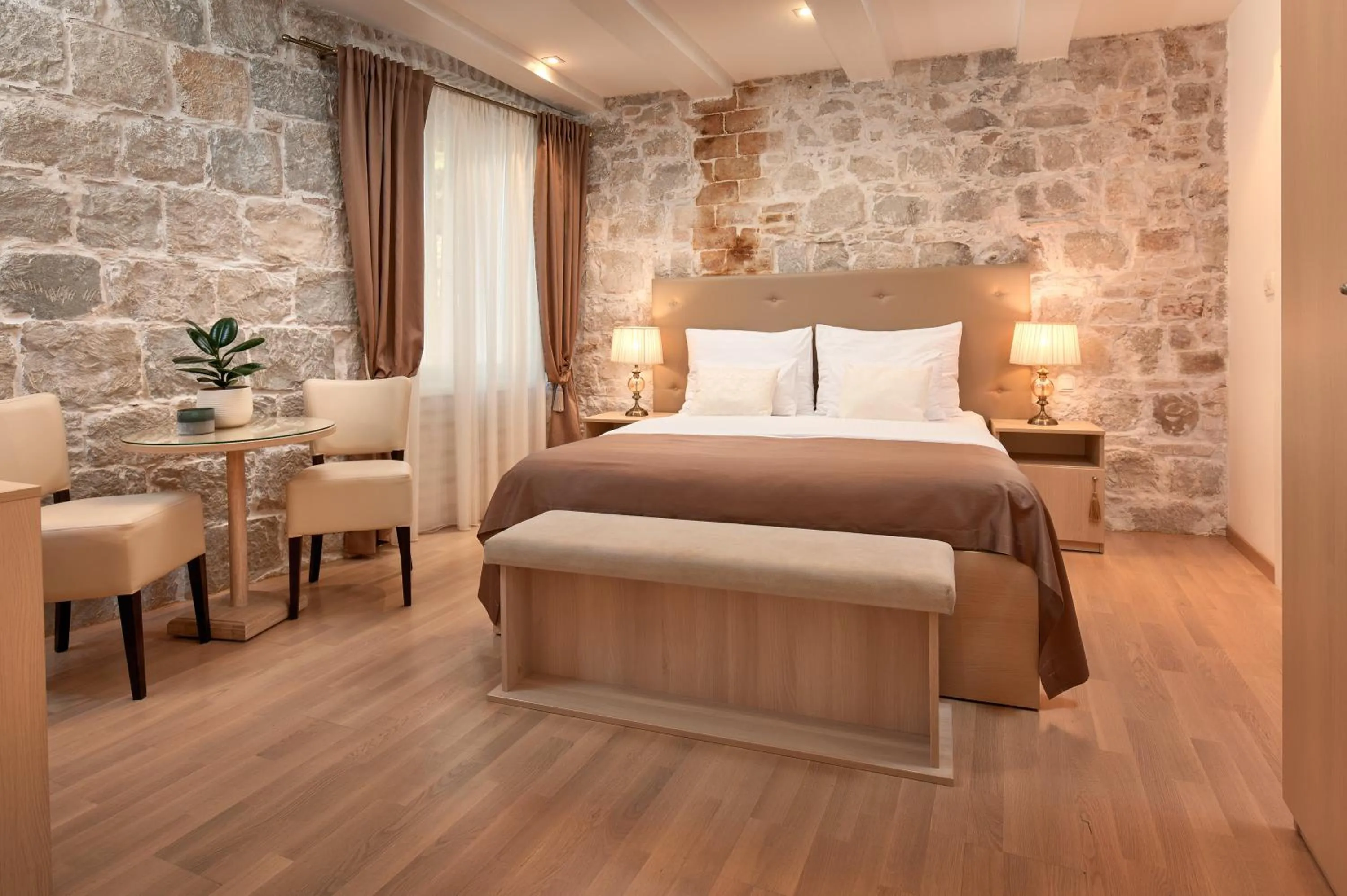 Bed in Lanterna Rooms