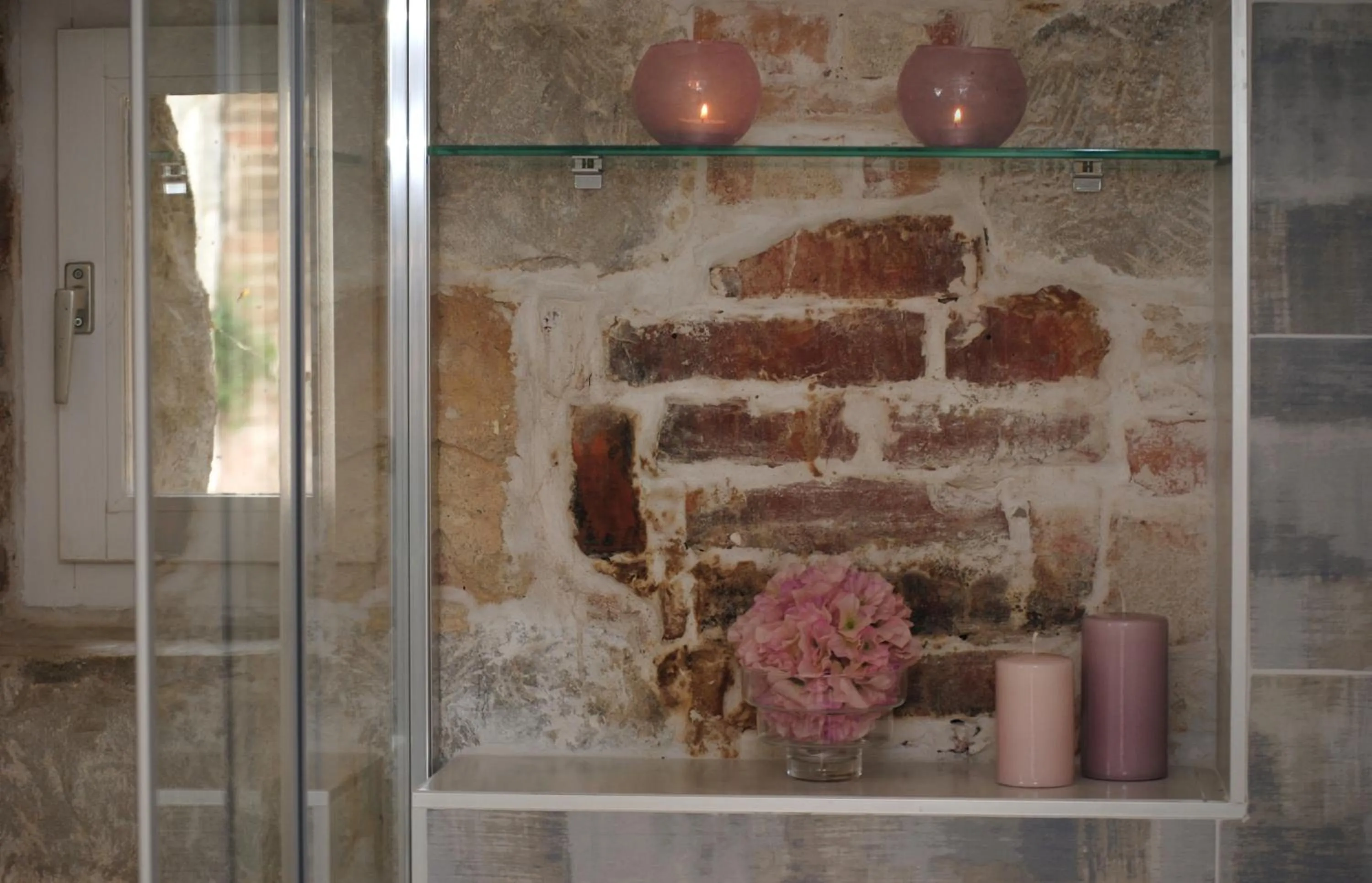 Bathroom in Lanterna Rooms