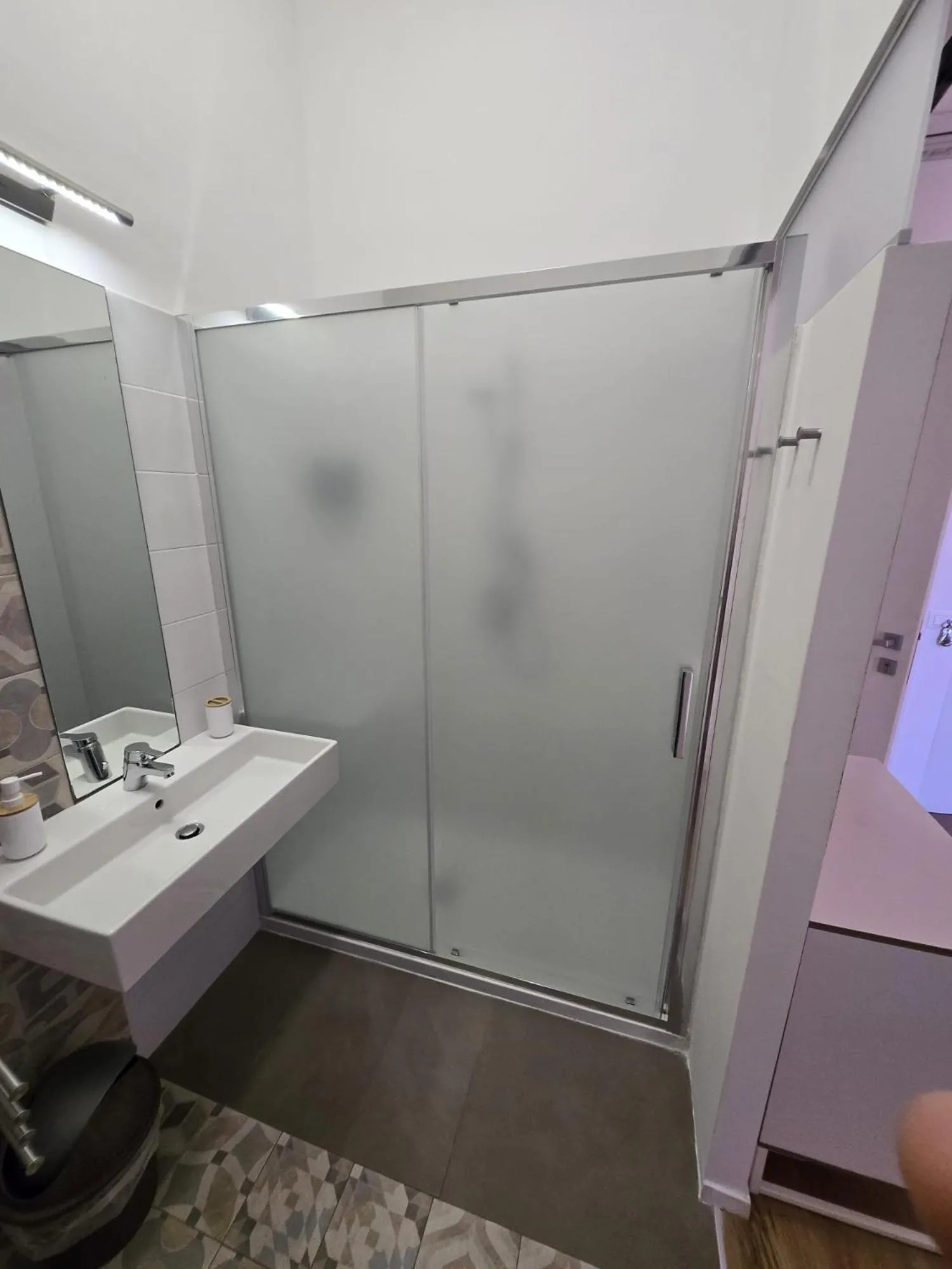 Shower in Il Faro Trapani b&b Rooms & apartments