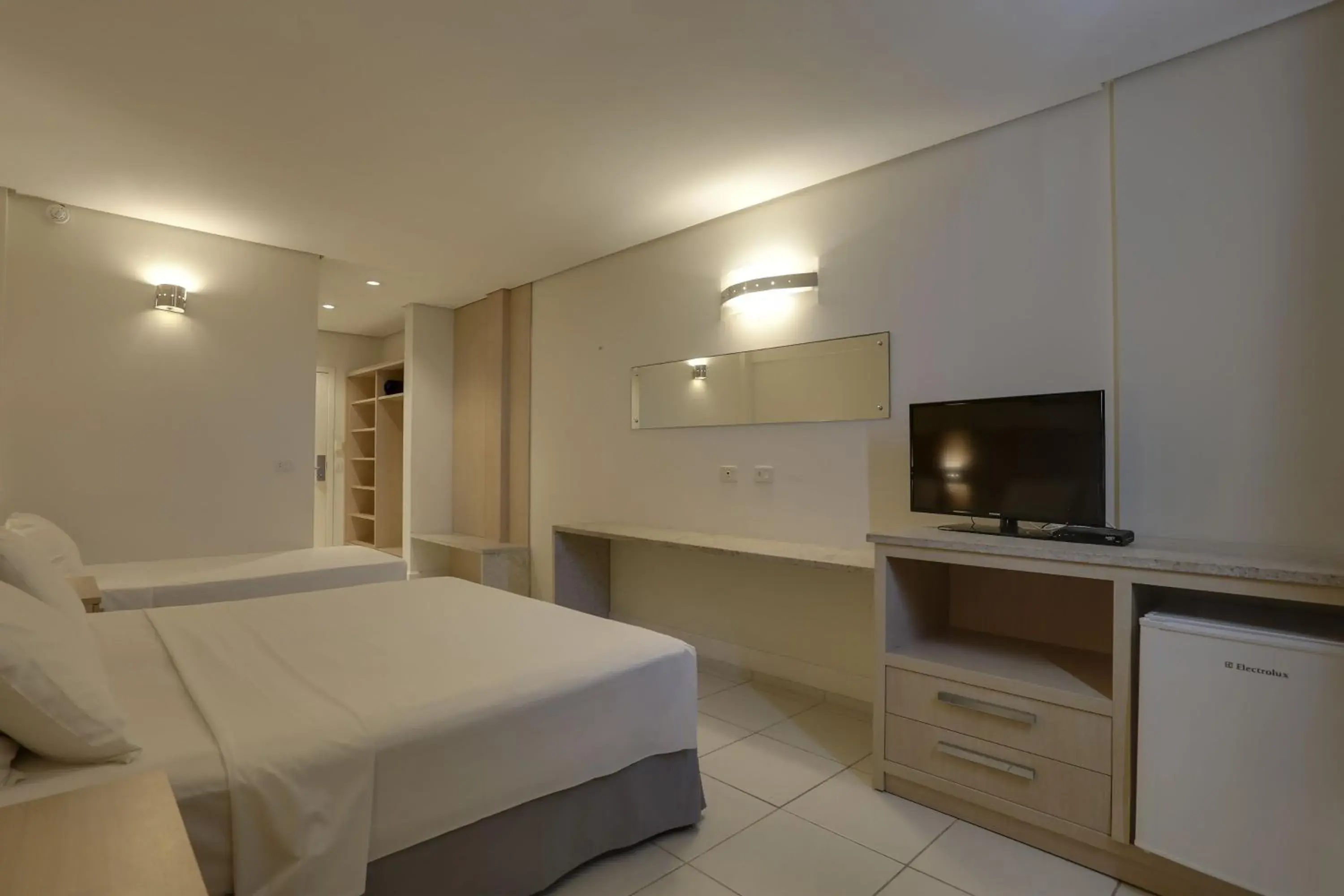 Bedroom, Bed in Hotel Porto Sol Ingleses Bedroom, Bed in Hotel Porto Sol Ingleses