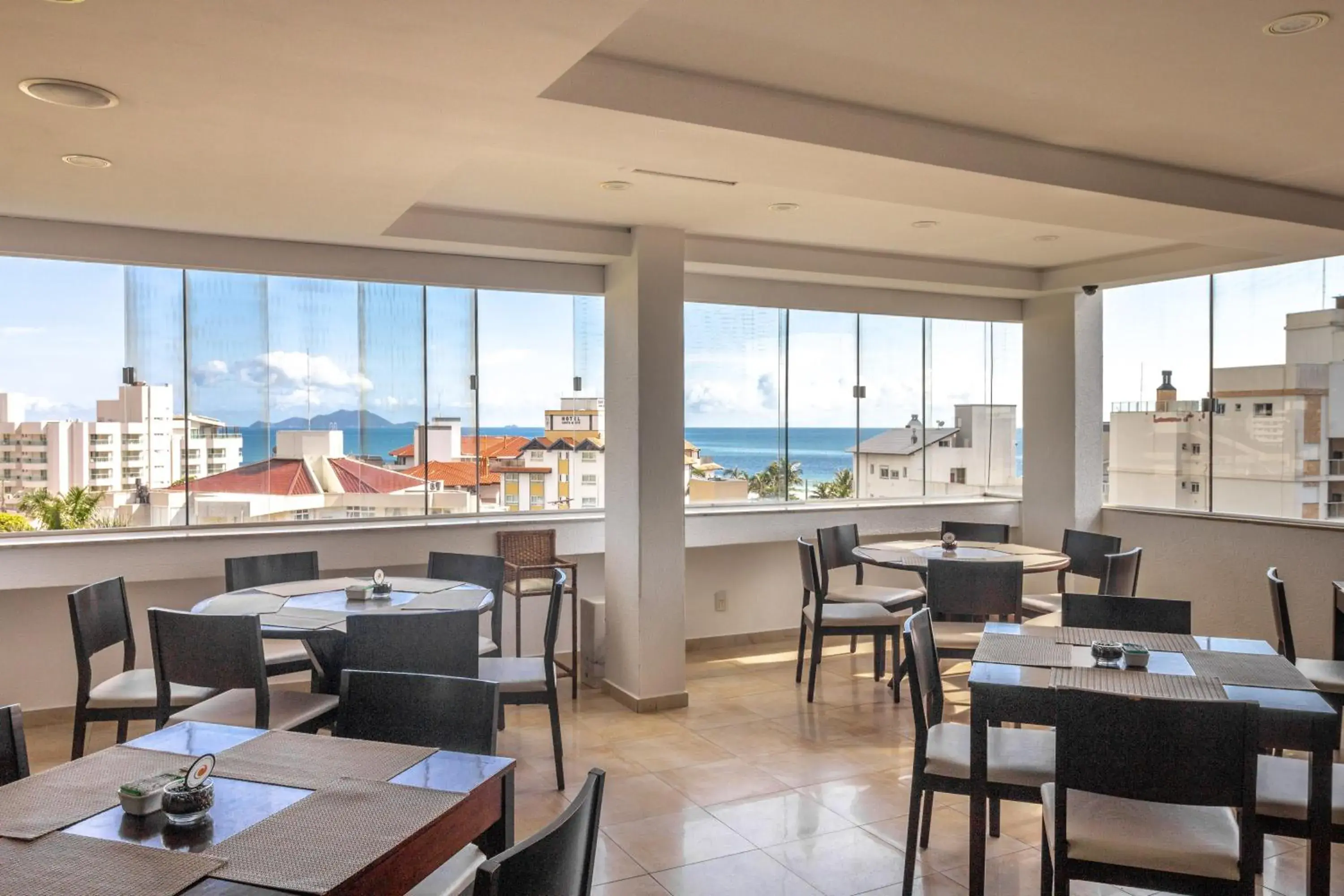 Restaurant/places to eat in Hotel Porto Sol Ingleses Restaurant/places to eat in Hotel Porto Sol Ingleses