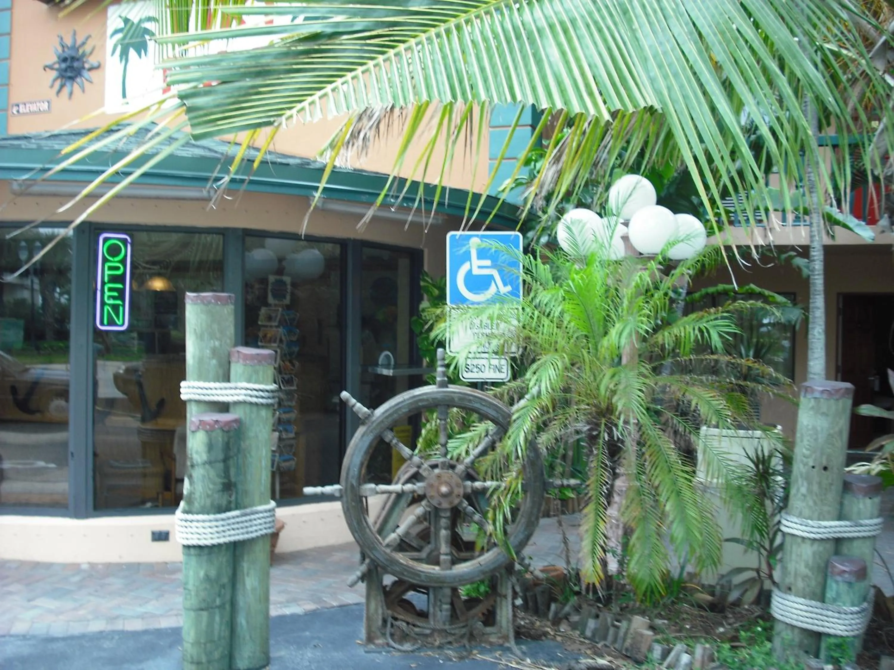 Decorative detail in Ft. Lauderdale Beach Resort Hotel