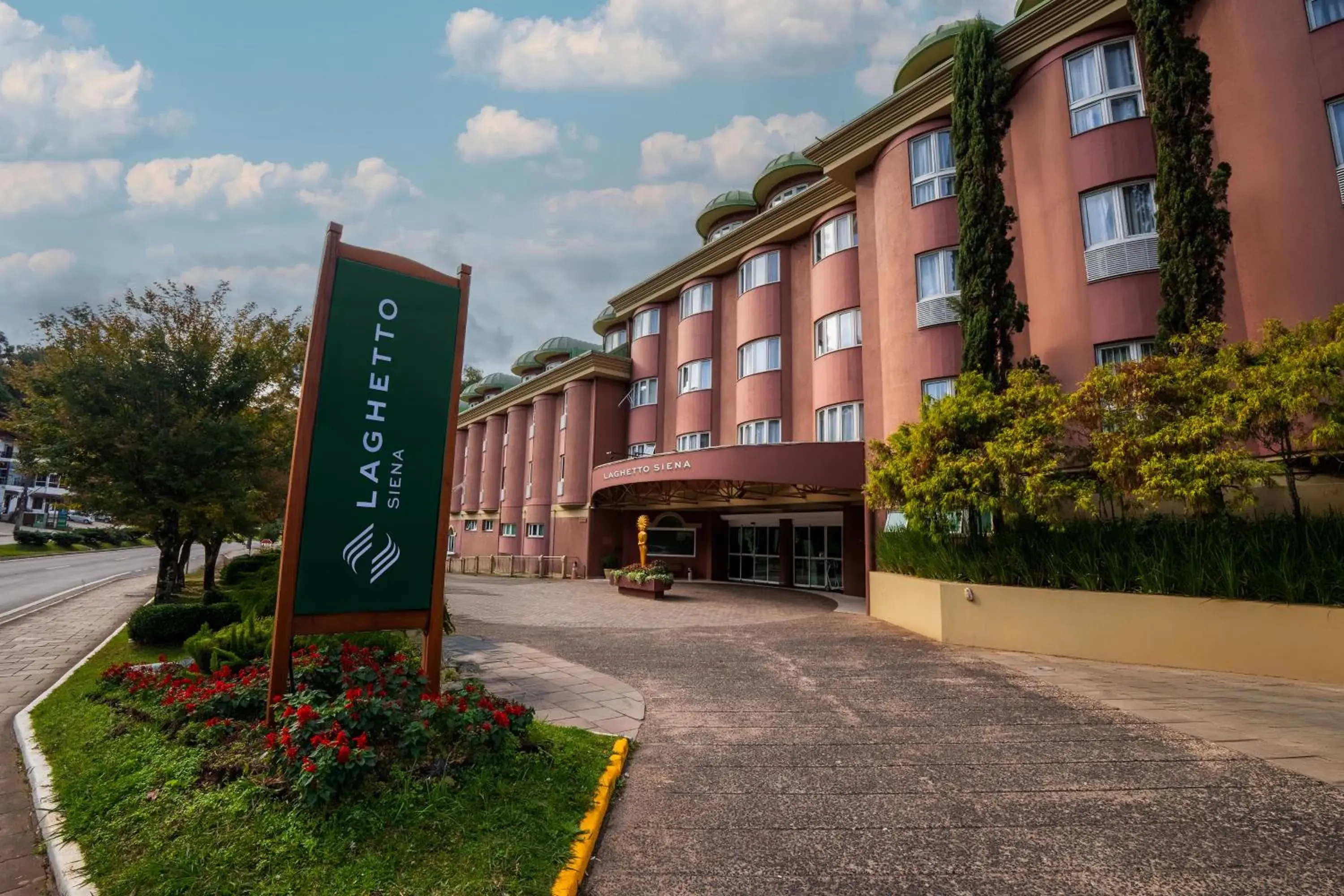 Property building in Hotel Laghetto Siena Gramado Property building in Hotel Laghetto Siena Gramado