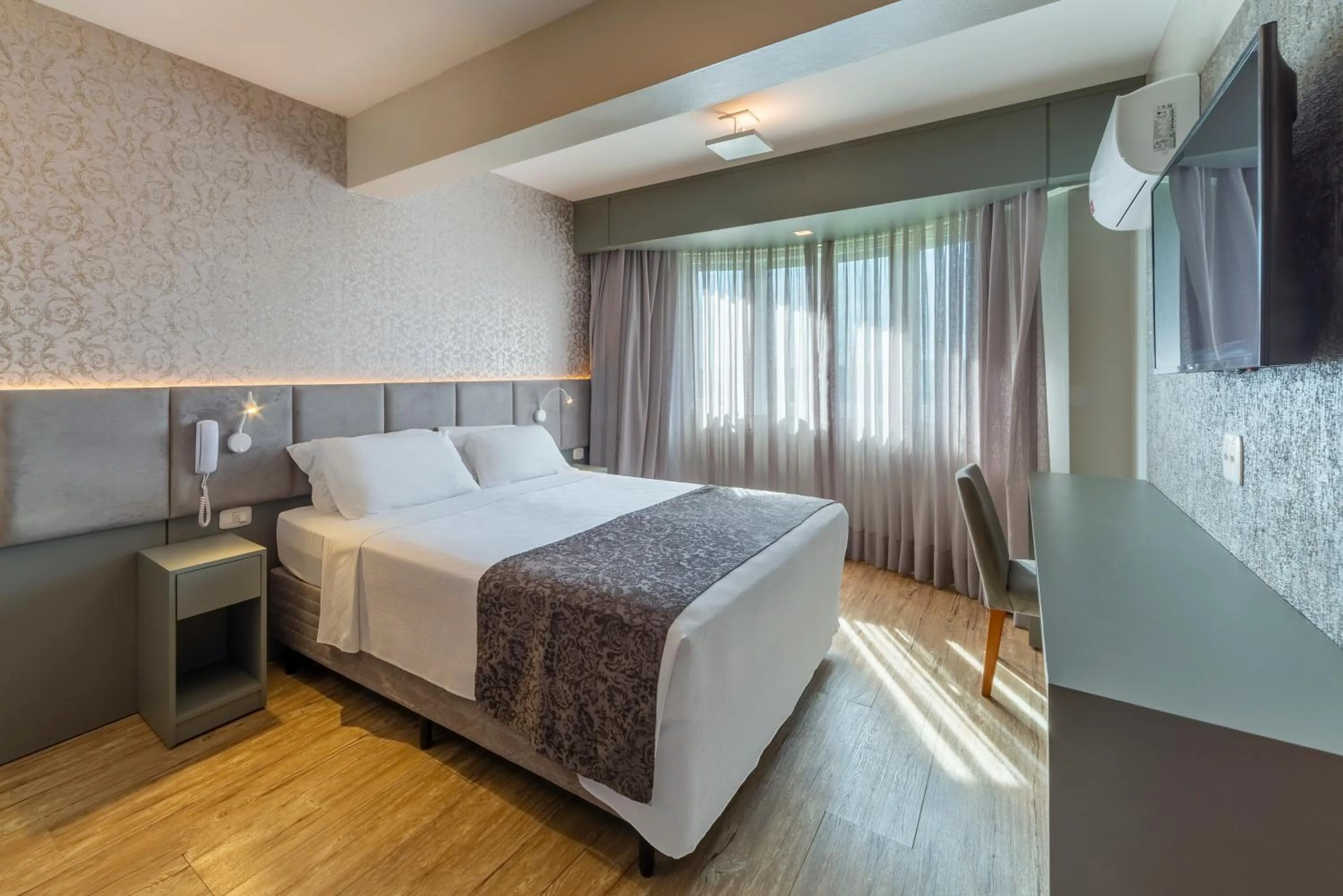 Bedroom, Bed in Hotel Laghetto Siena Gramado