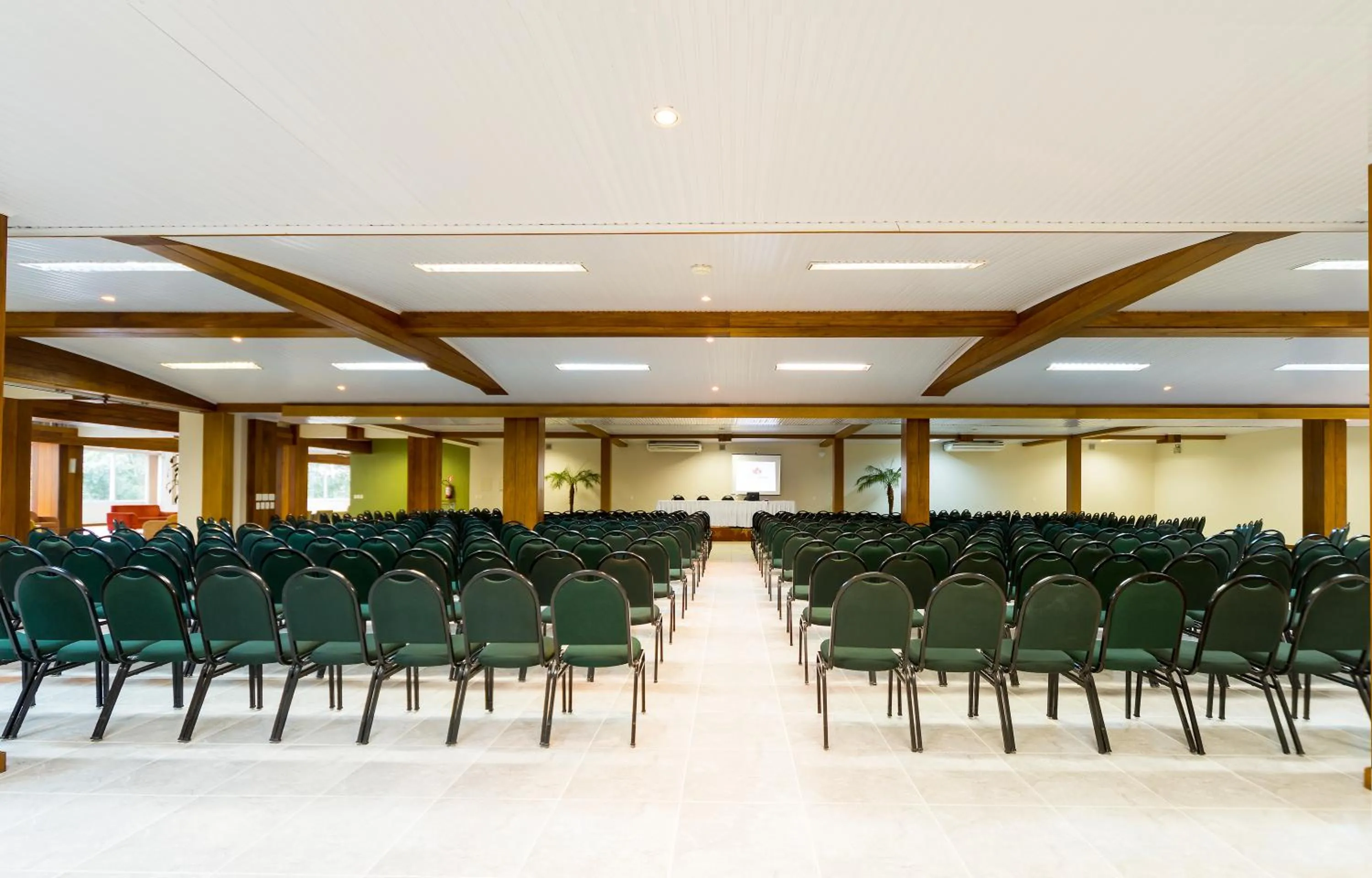 Meeting/conference room in Hotel Laghetto Siena Gramado