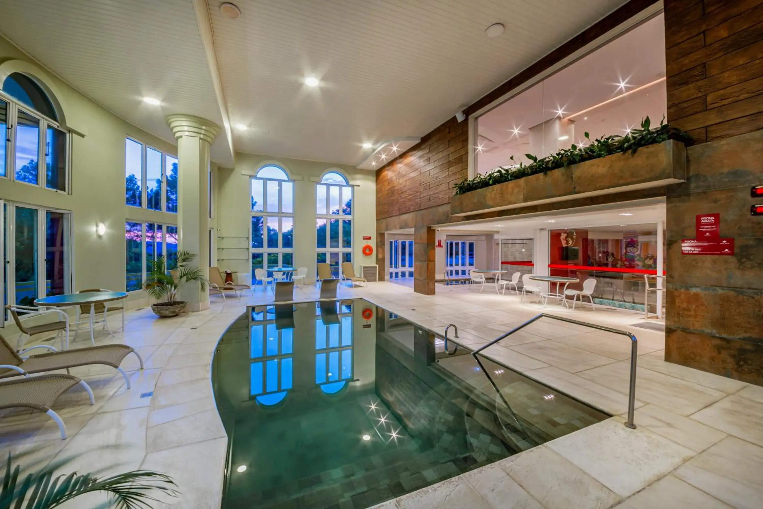 Pool view in Hotel Laghetto Siena Gramado Pool view in Hotel Laghetto Siena Gramado