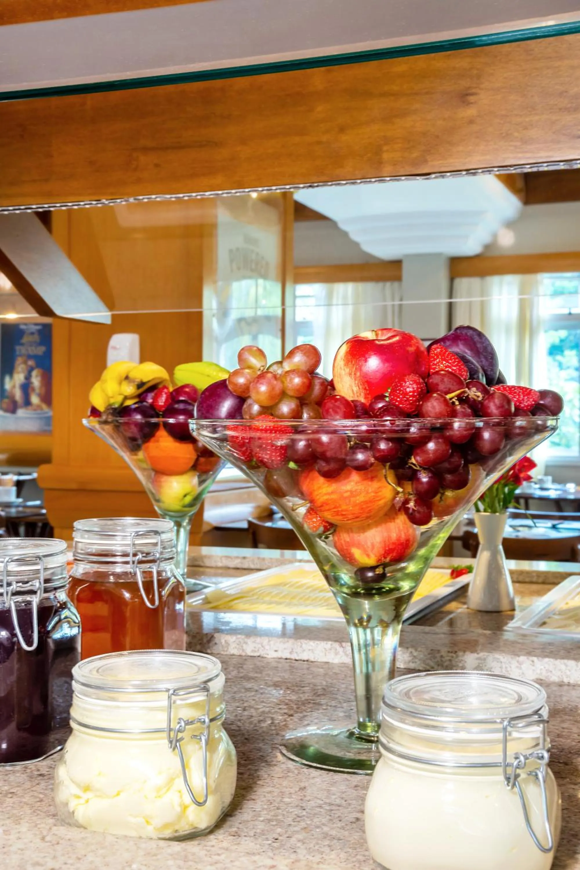 Breakfast in Hotel Laghetto Siena Gramado