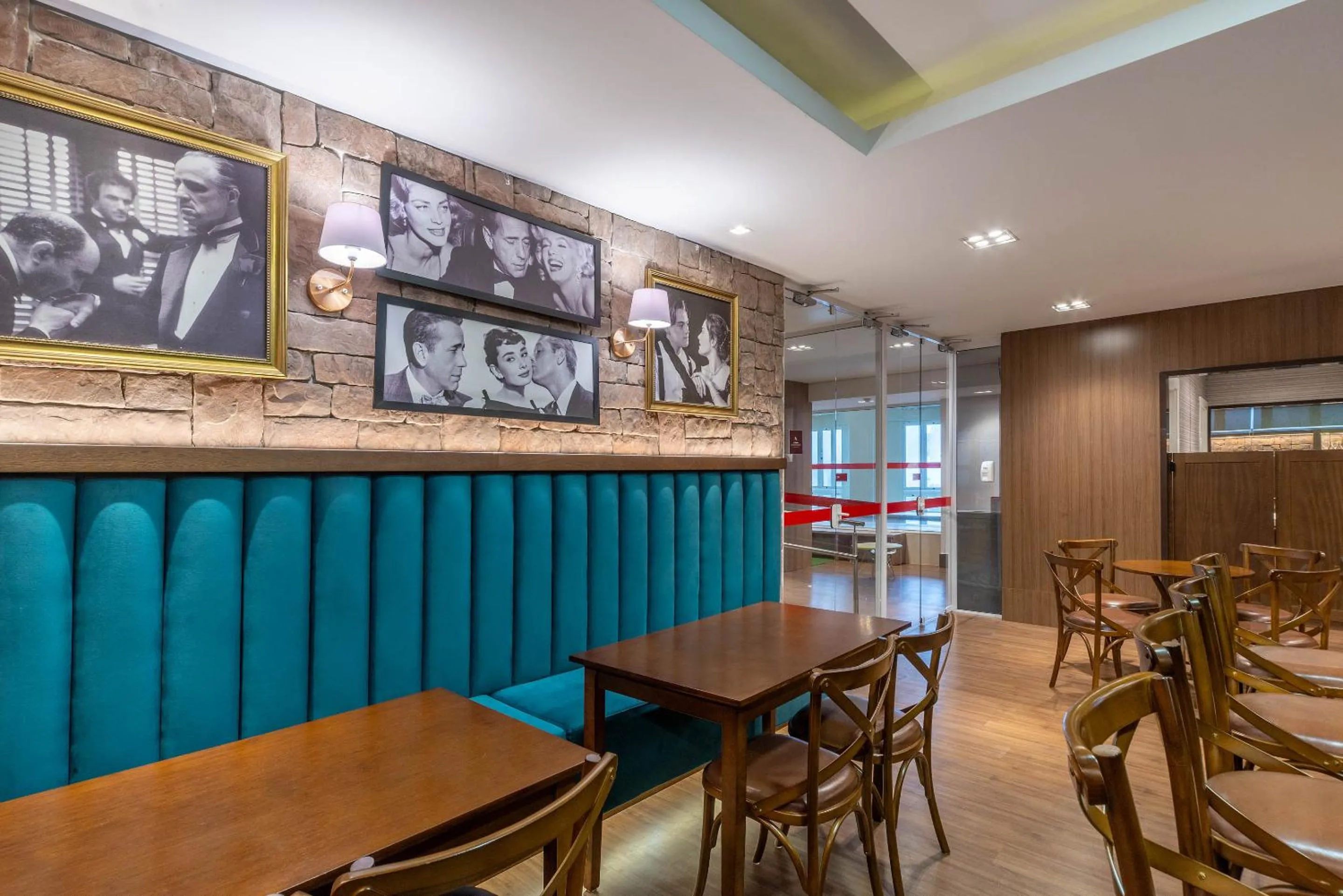 Lounge or bar in Hotel Laghetto Siena Gramado