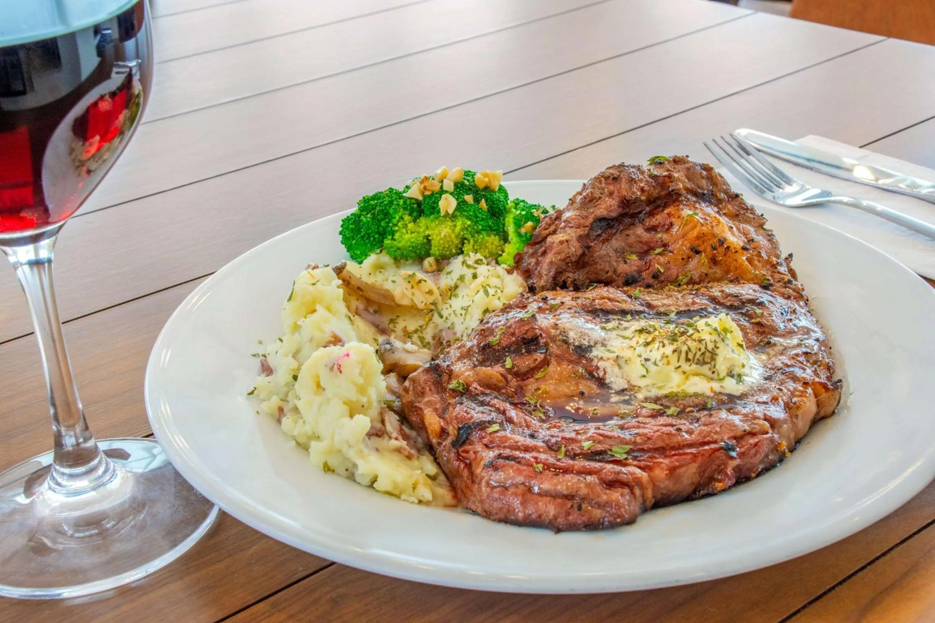 Dining area in Hilton Garden Inn Danbury