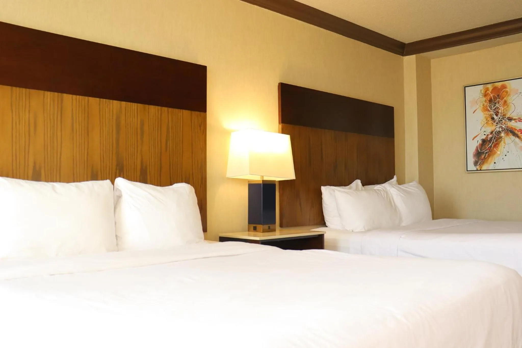 Photo of the whole room, Bed in Crowne Plaza Hotel Harrisburg-Hershey by IHG