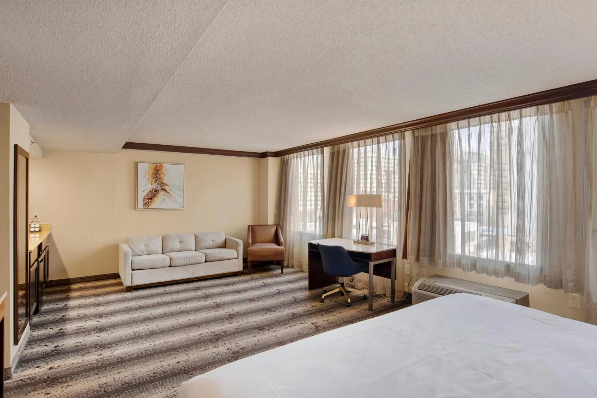 Photo of the whole room, Bed in Crowne Plaza Hotel Harrisburg-Hershey by IHG