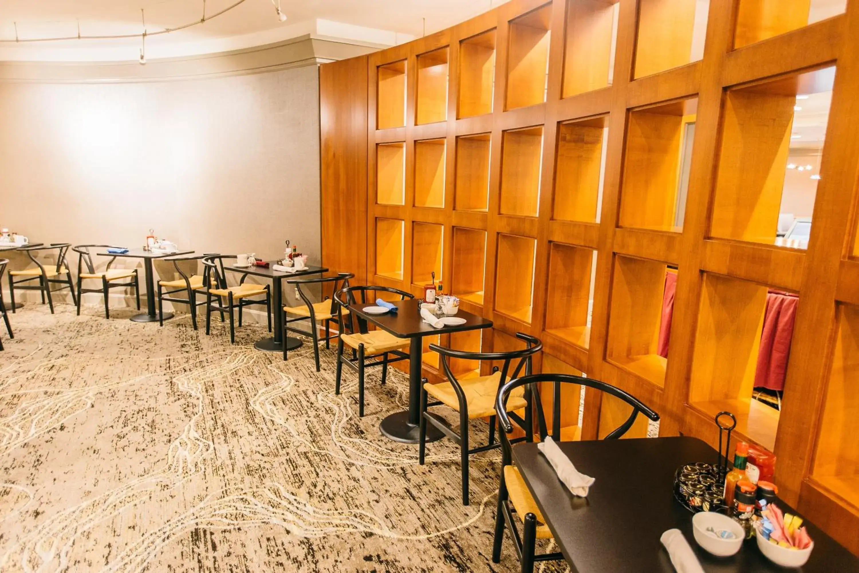 Restaurant/places to eat in Crowne Plaza Hotel Harrisburg-Hershey by IHG Restaurant/places to eat in Crowne Plaza Hotel Harrisburg-Hershey by IHG