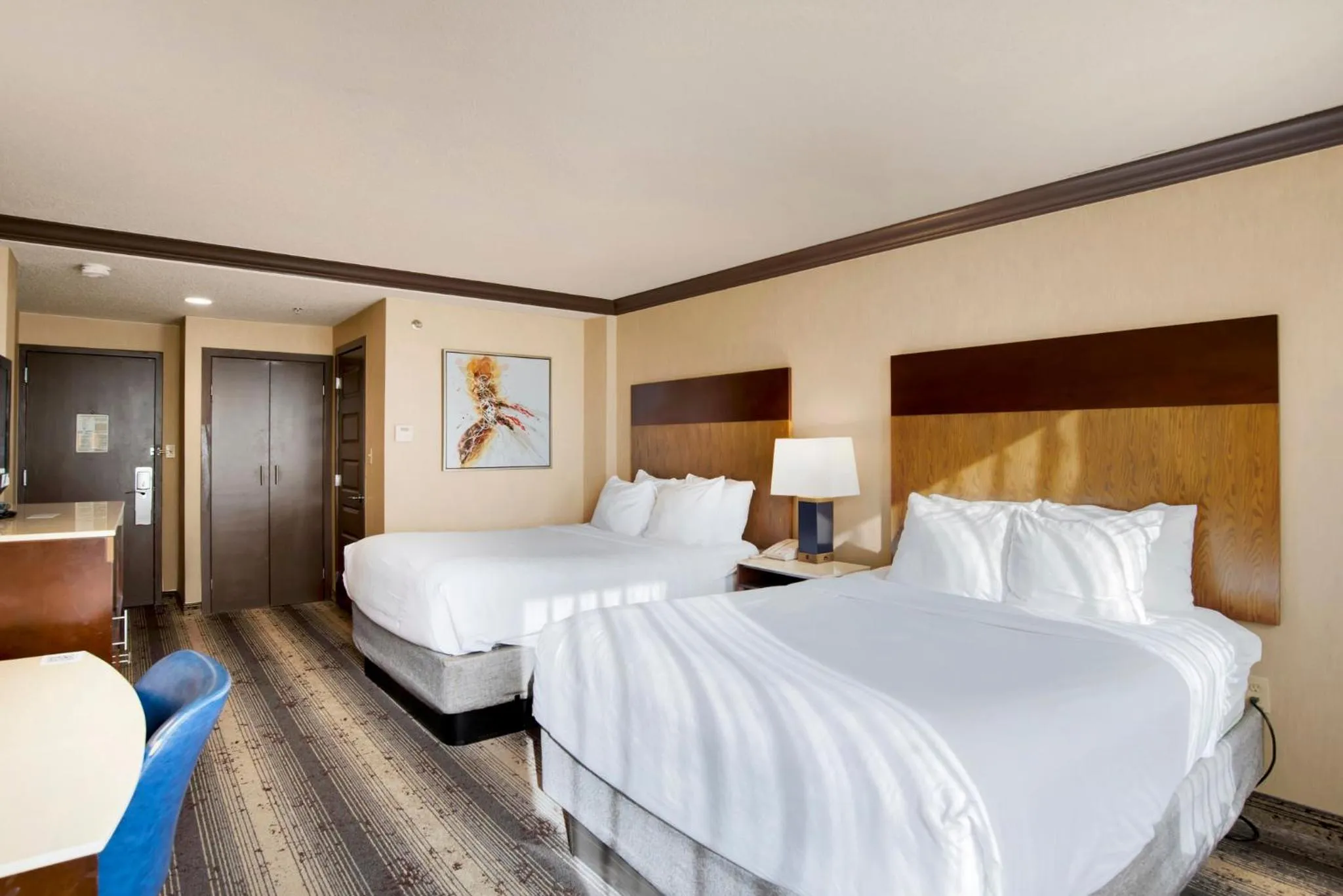 Photo of the whole room, Bed in Crowne Plaza Hotel Harrisburg-Hershey by IHG