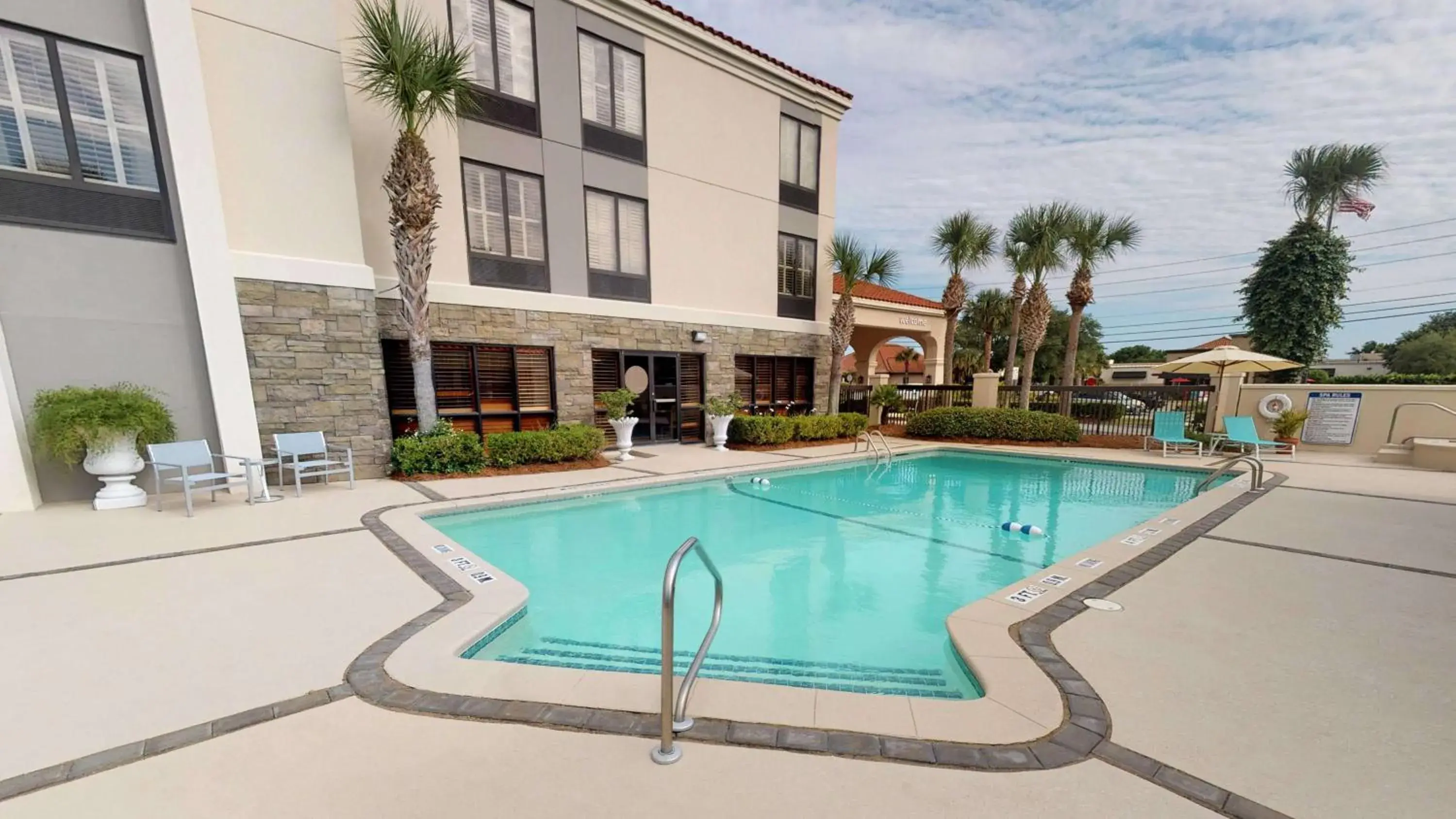 Pool view in Hampton Inn St. Simons Island Pool view in Hampton Inn St. Simons Island