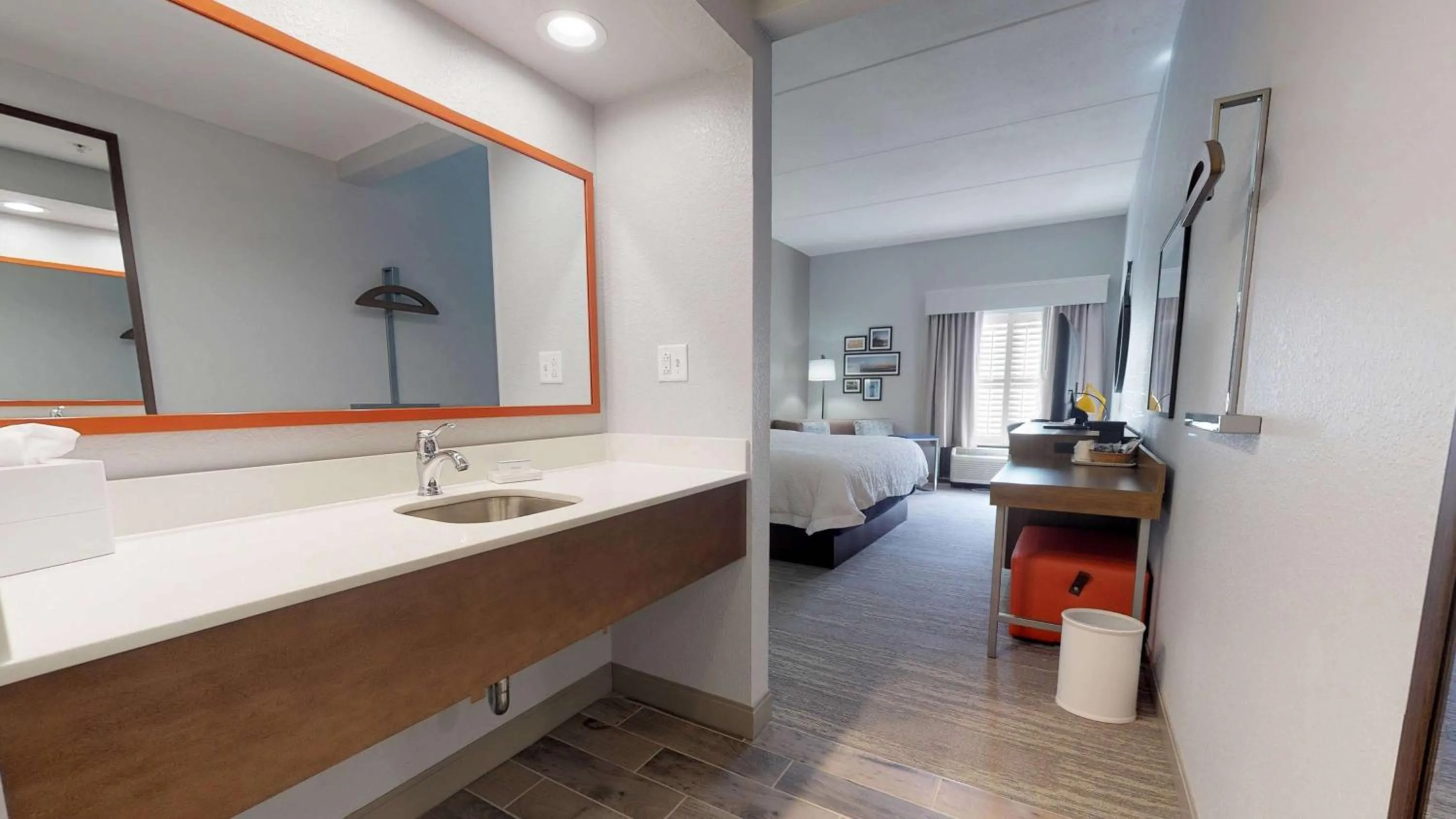 Bed in Hampton Inn St. Simons Island