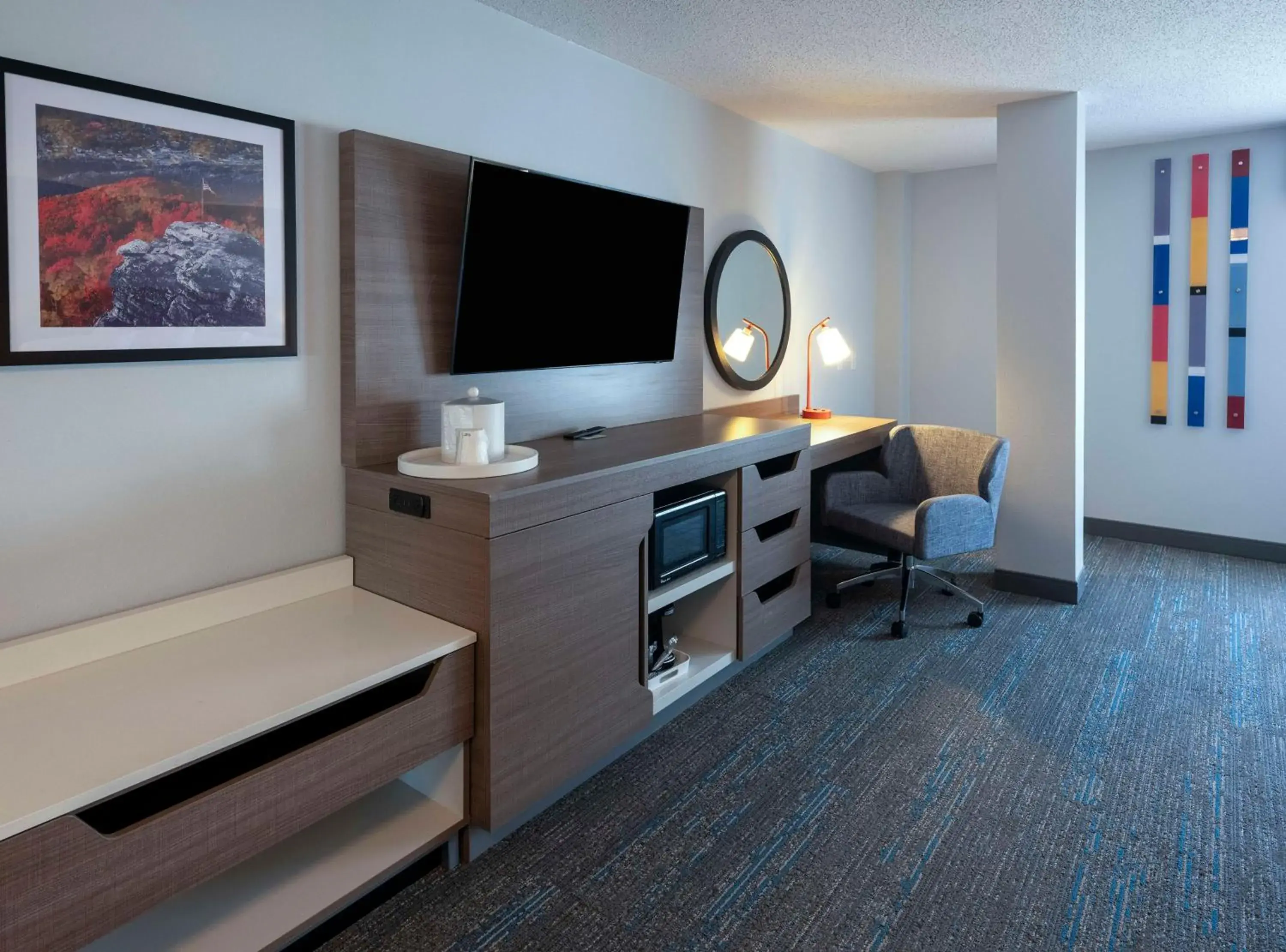 King Room with Roll-In Shower - Mobility Access in Hampton Inn Norton, Va King Room with Roll-In Shower - Mobility Access in Hampton Inn Norton, Va