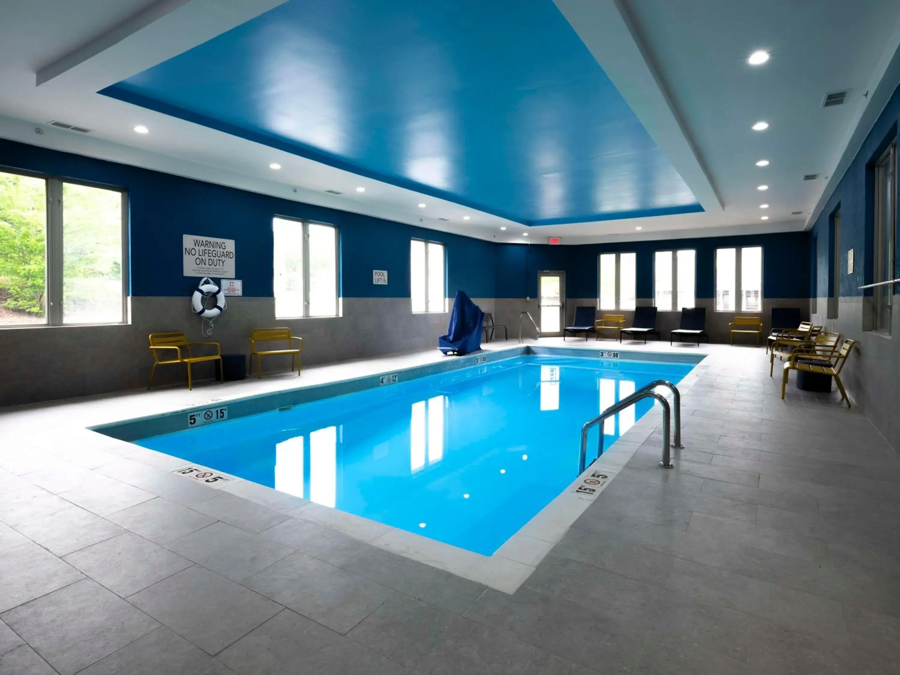 Pool view in Hampton Inn Norton, Va Pool view in Hampton Inn Norton, Va