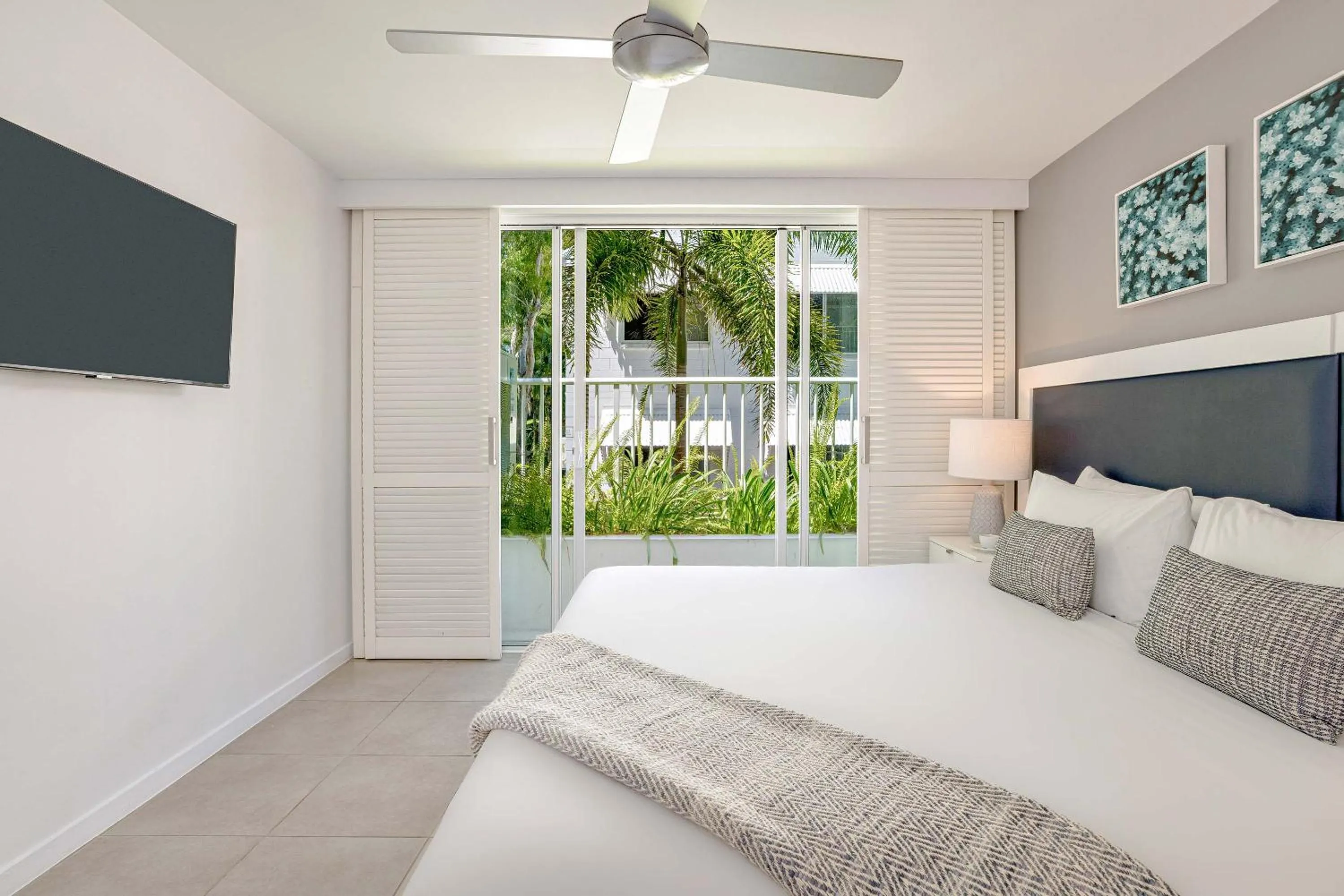 Bed in Peppers Beach Club