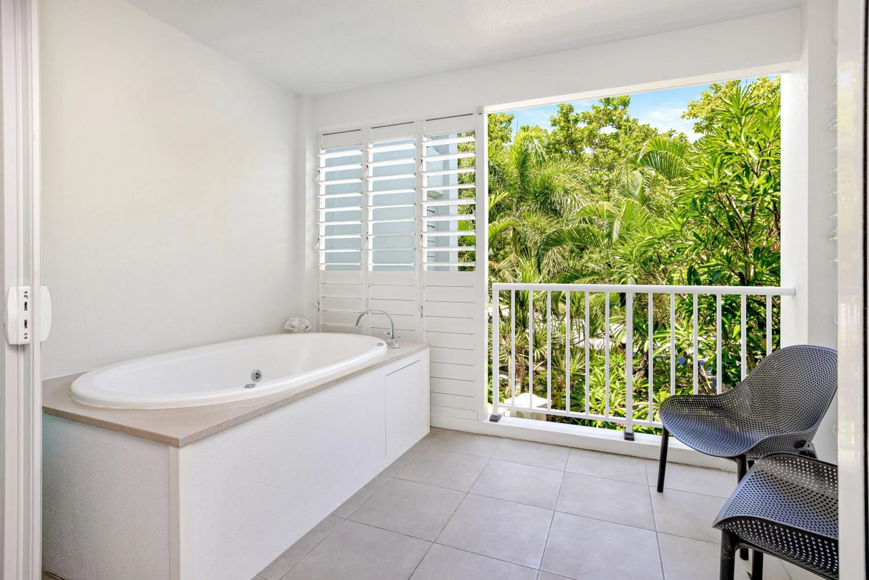 Bath in Peppers Beach Club