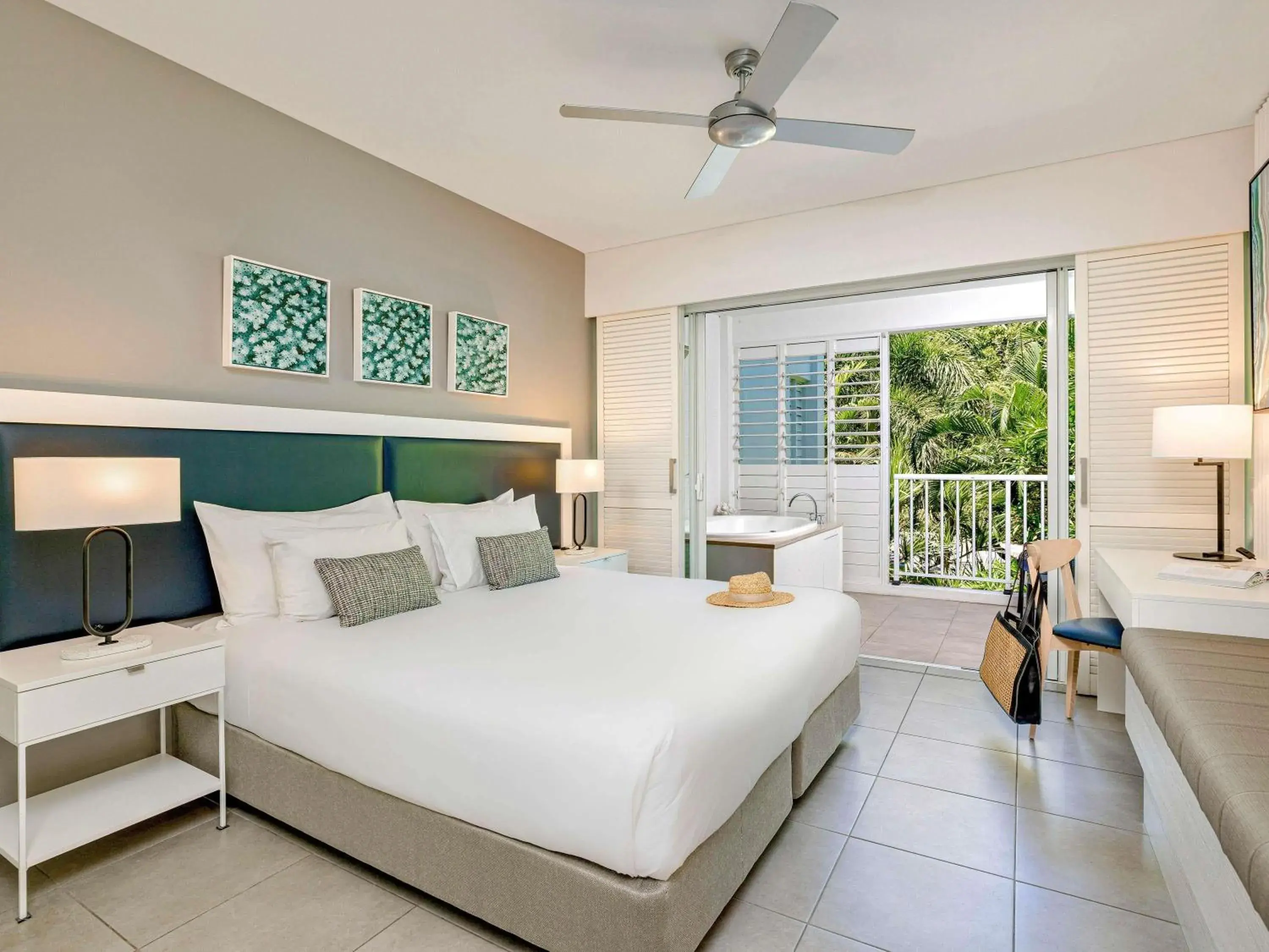 Bedroom, Bed in Peppers Beach Club Bedroom, Bed in Peppers Beach Club