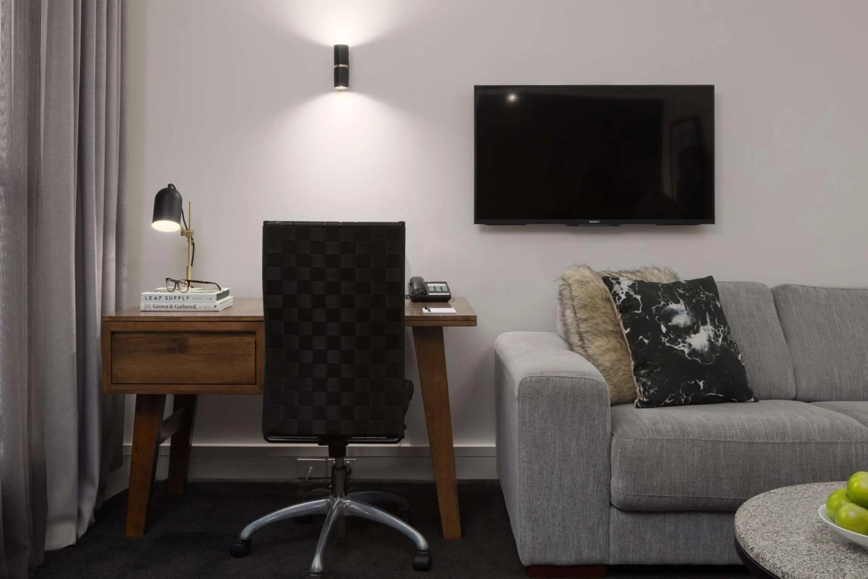 Bedroom in Esplanade Hotel Fremantle - by Rydges