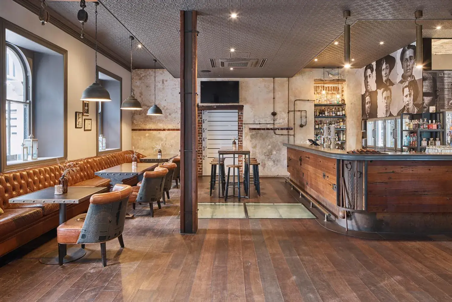 Lounge or bar in Esplanade Hotel Fremantle - by Rydges Lounge or bar in Esplanade Hotel Fremantle - by Rydges