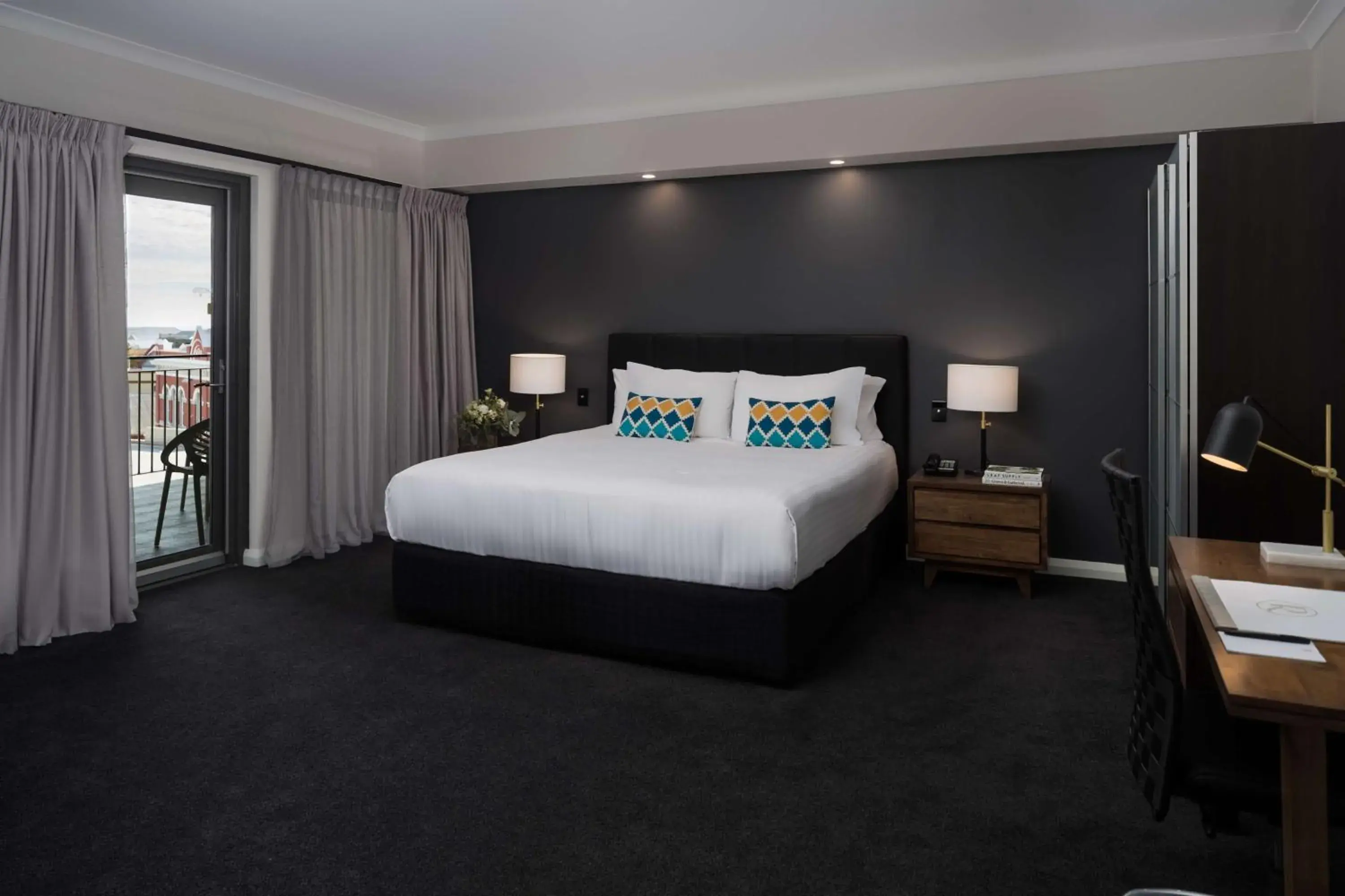 Bed in Esplanade Hotel Fremantle - by Rydges Bed in Esplanade Hotel Fremantle - by Rydges