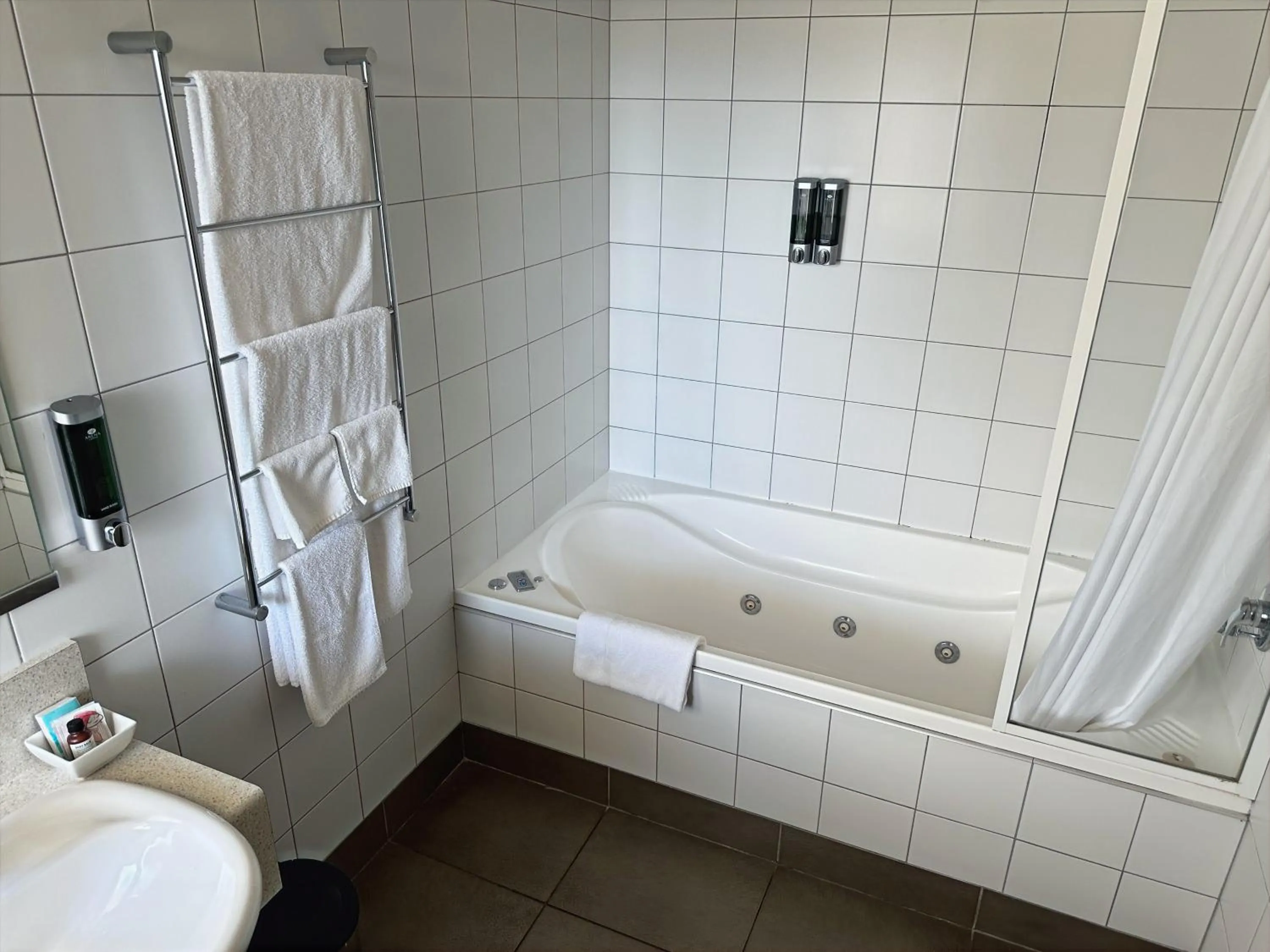 Shower in Arena Lodge