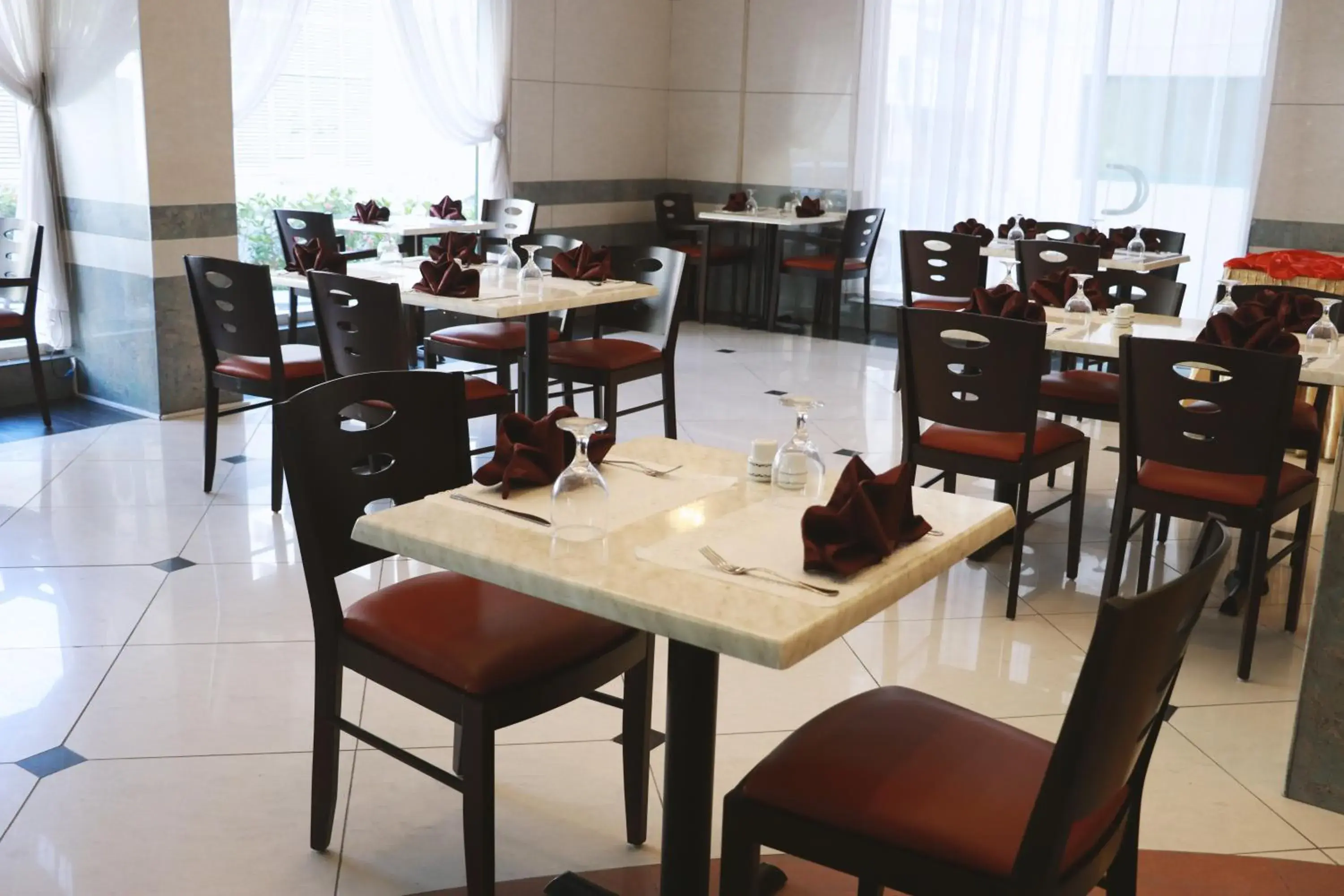 Restaurant/places to eat in Spark Residence Hotel Restaurant/places to eat in Spark Residence Hotel