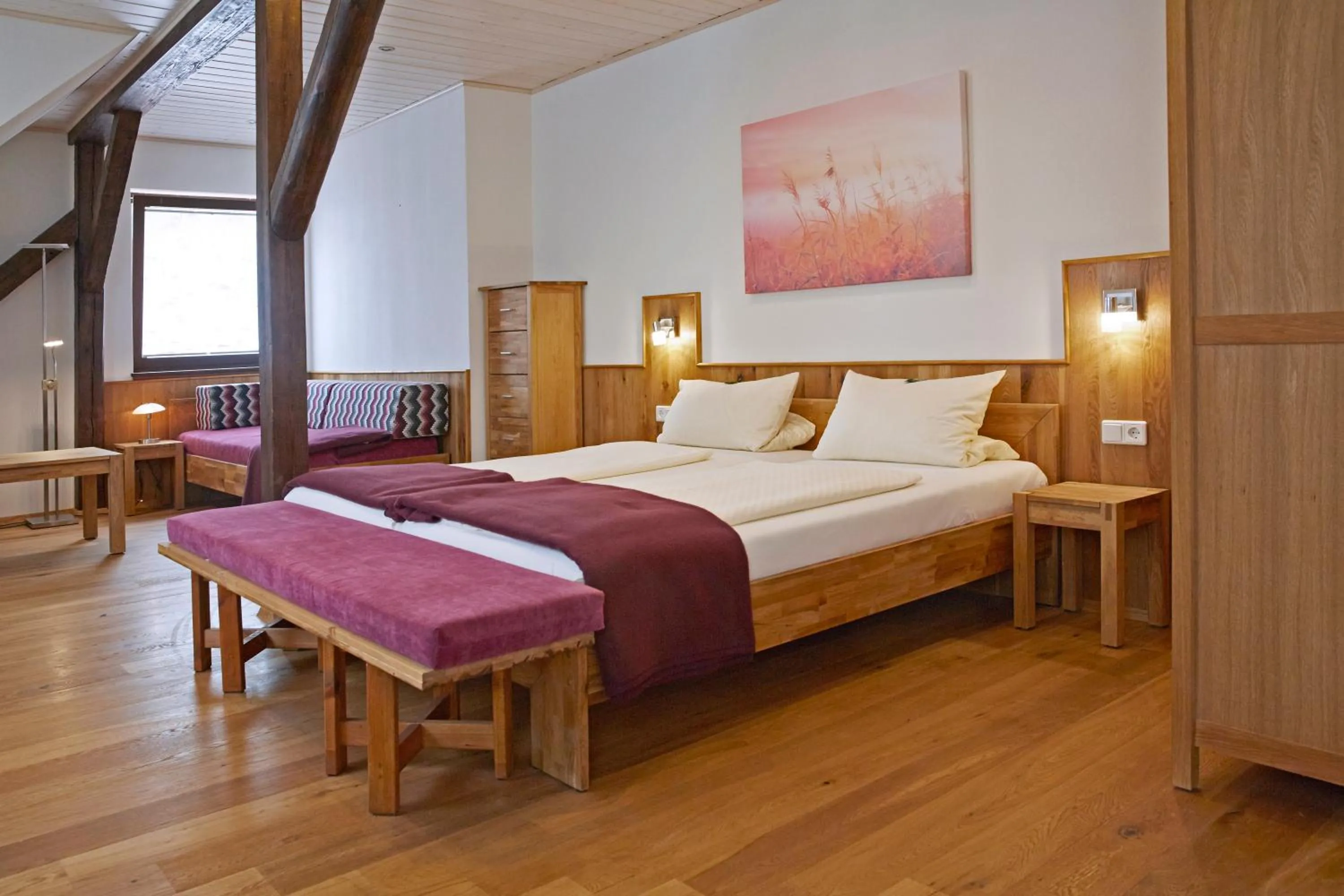 Bed in Landhotel Garni Knittelsheimer Mühle