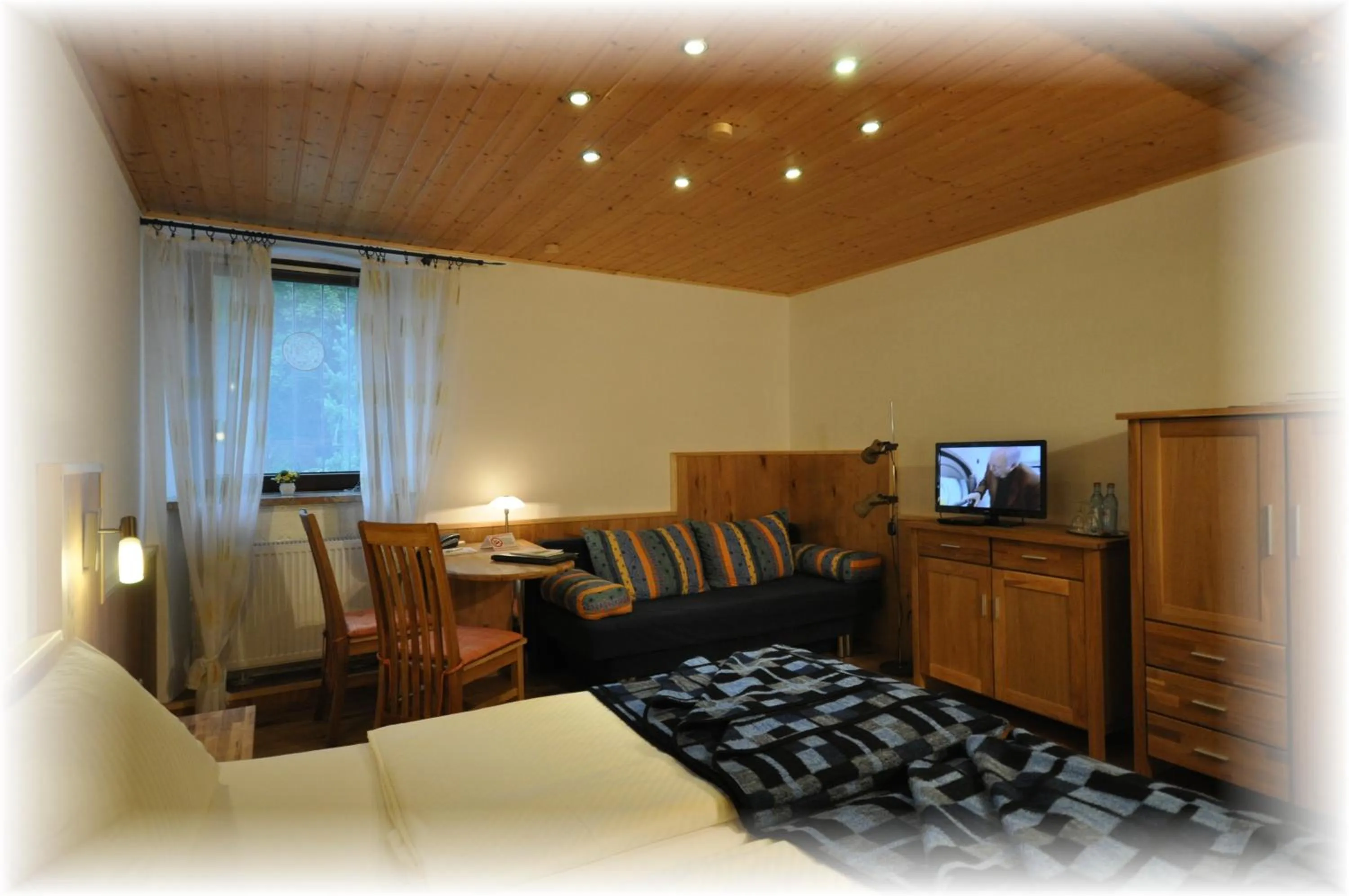 Photo of the whole room in Landhotel Garni Knittelsheimer Mühle