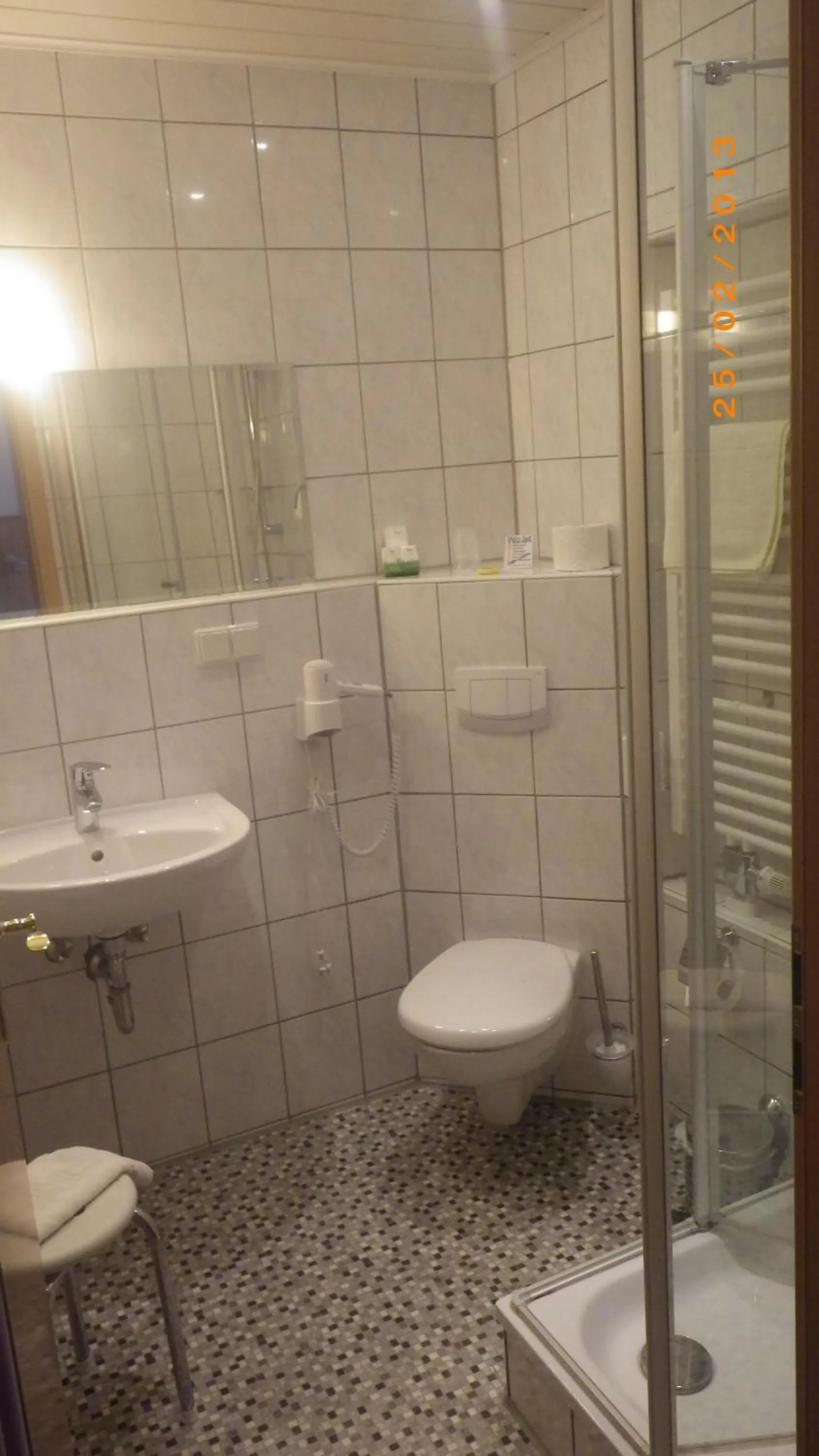 Bathroom in Landhotel Garni Knittelsheimer Mühle