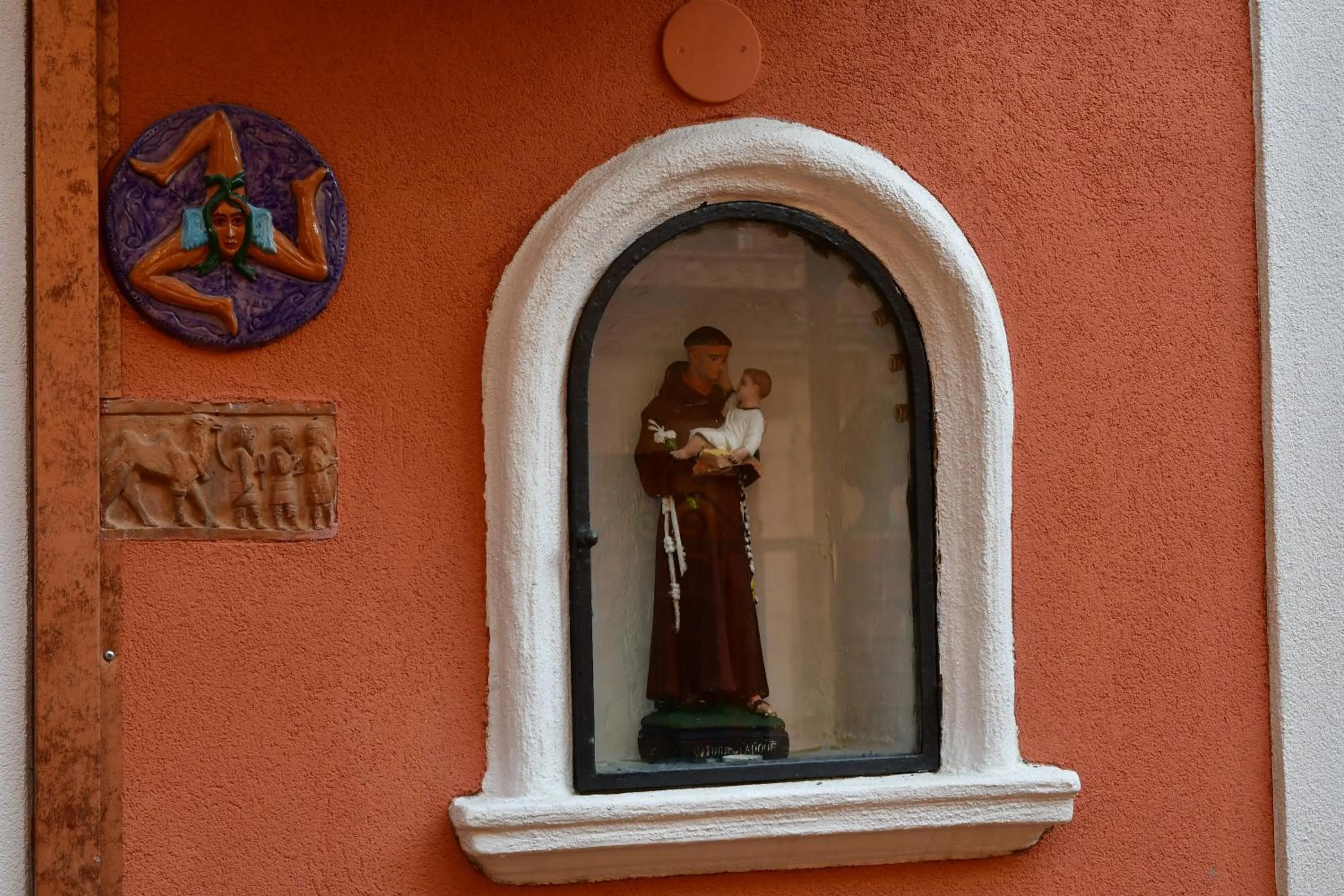 Decorative detail in Casa Cifali