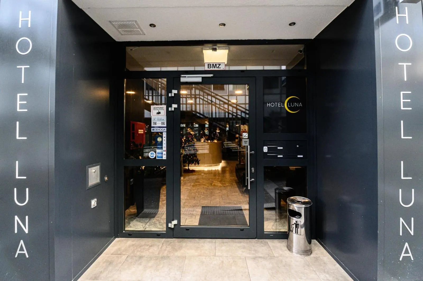 Facade/entrance in Hotel Luna