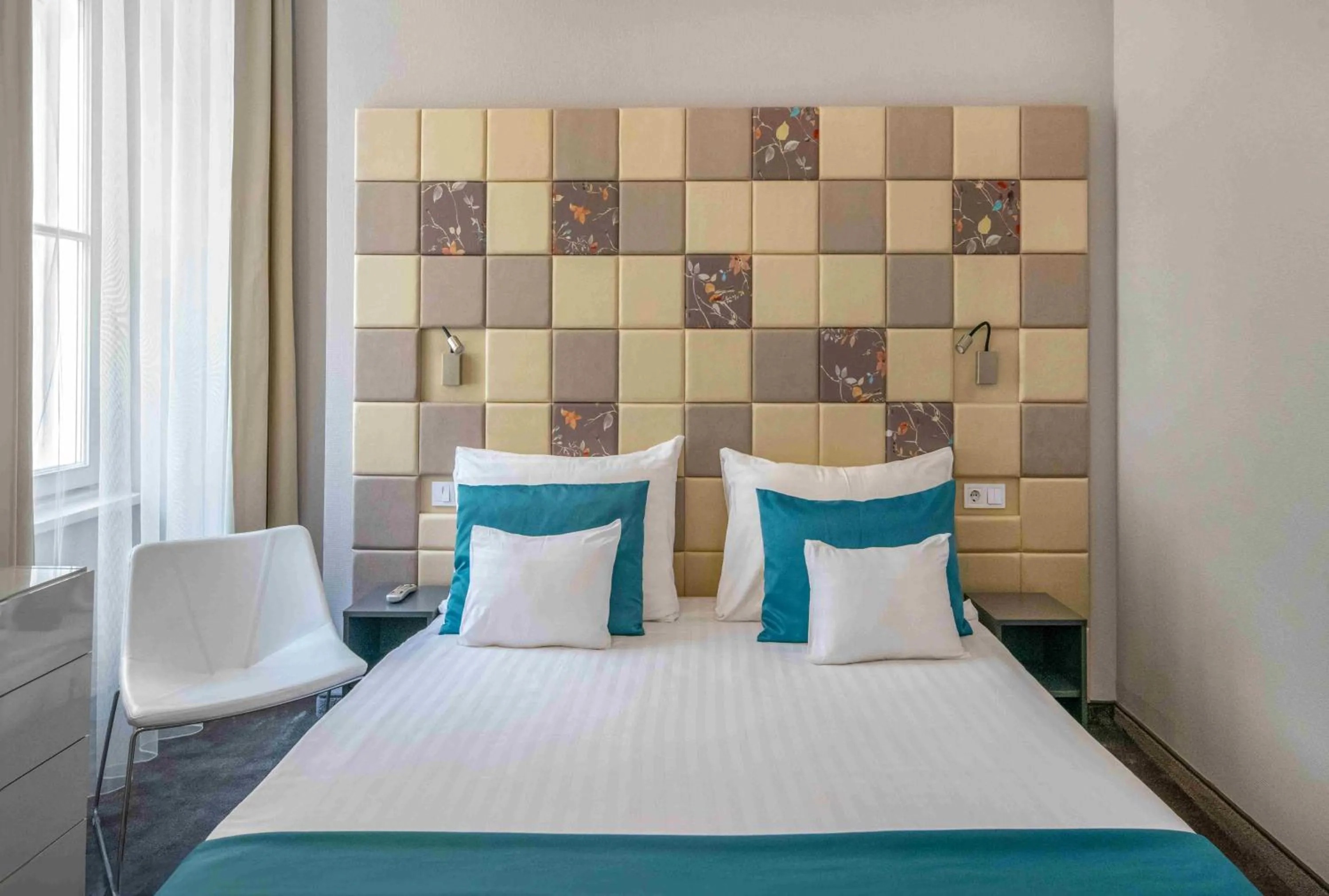 Bedroom, Bed in Hotel President