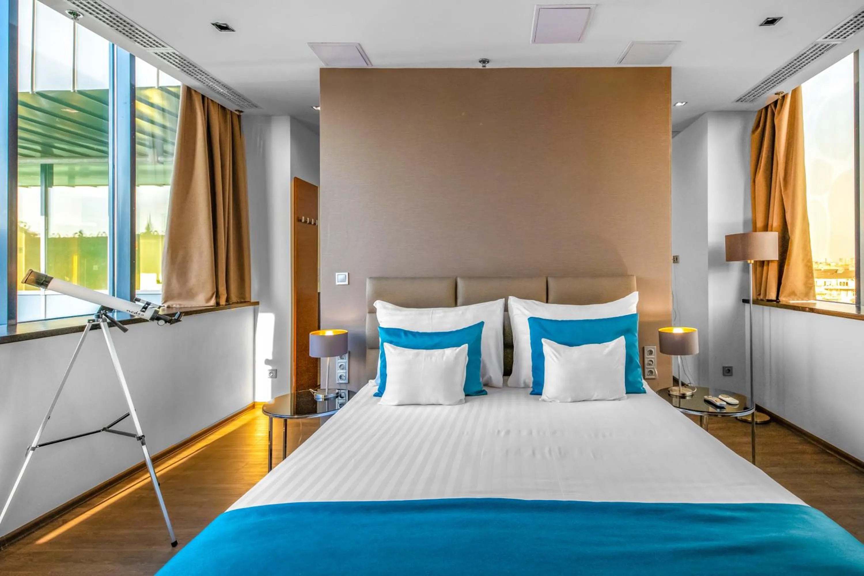 Bedroom, Bed in Hotel President