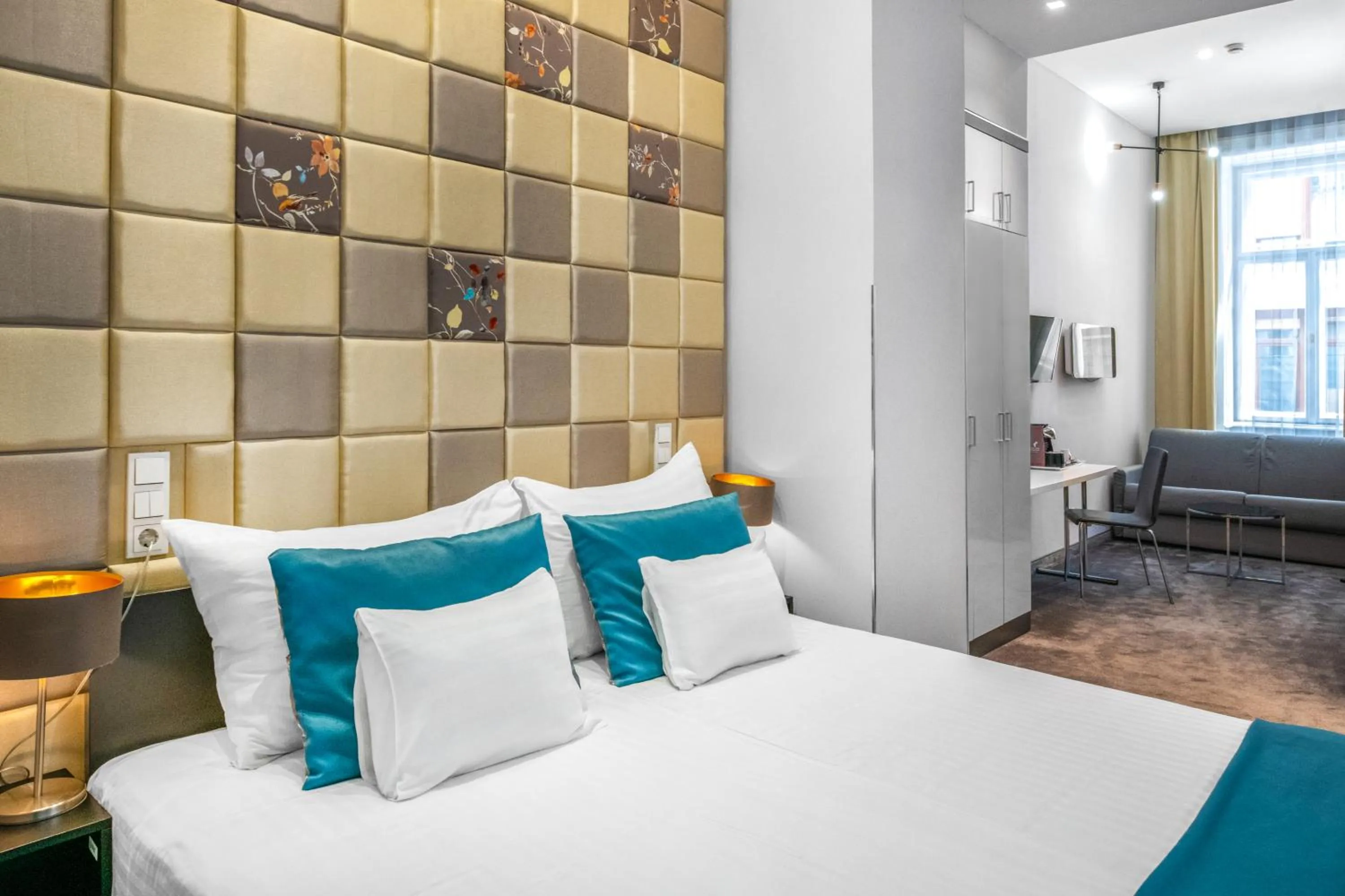 Bedroom, Bed in Hotel President